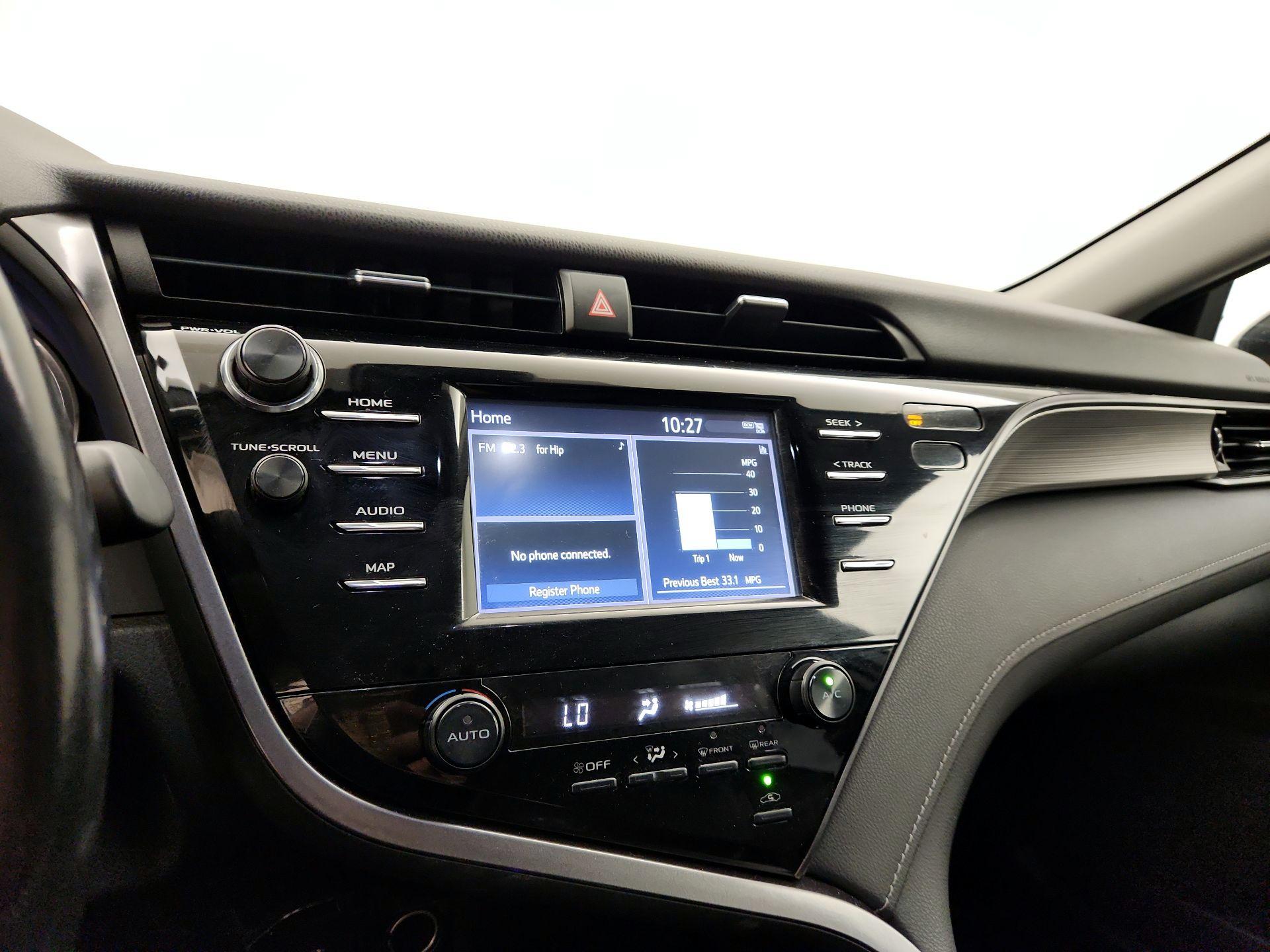 Thumbnail: 2019 Toyota Camry - 15