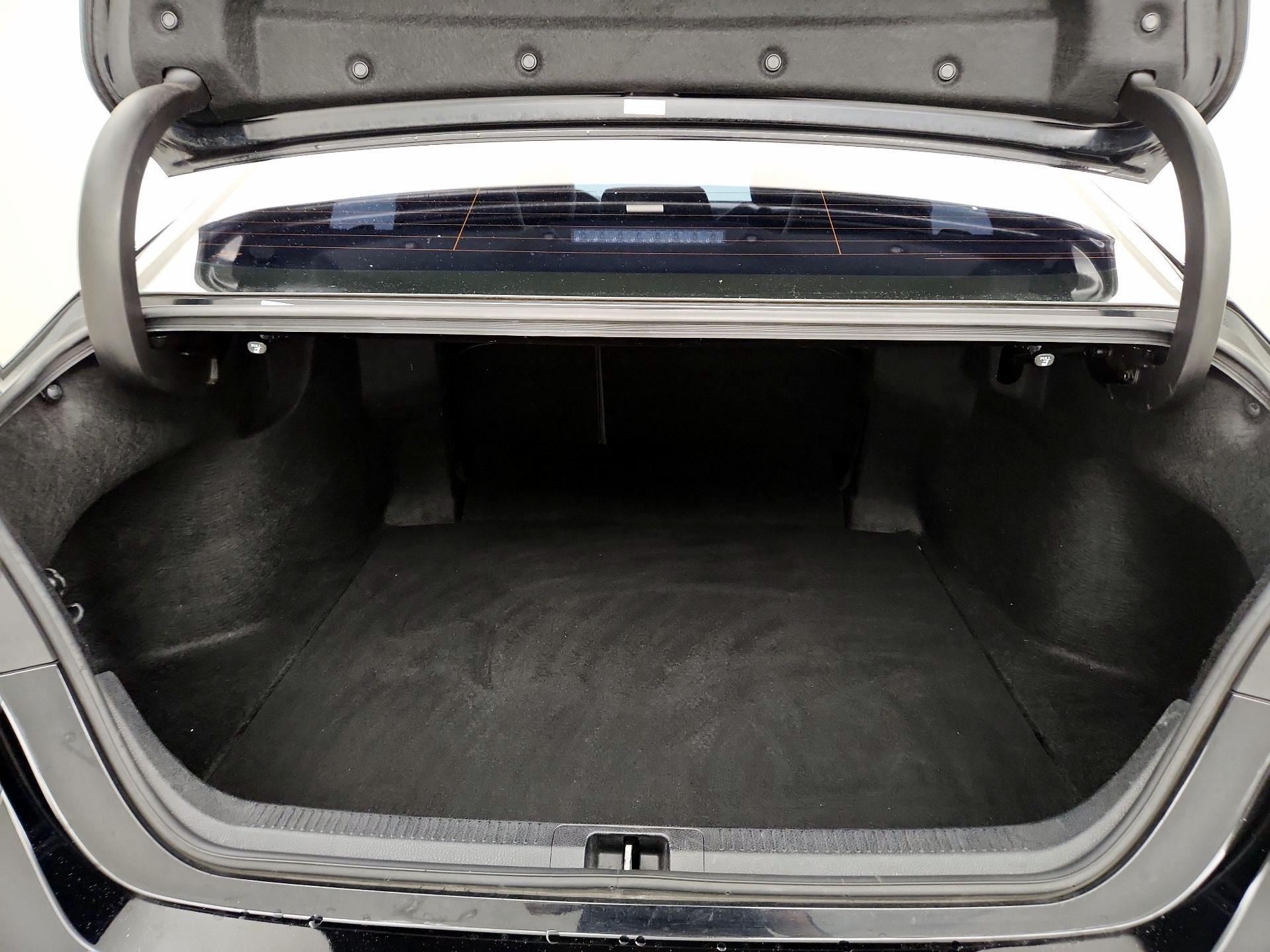Thumbnail: 2019 Toyota Camry - 20