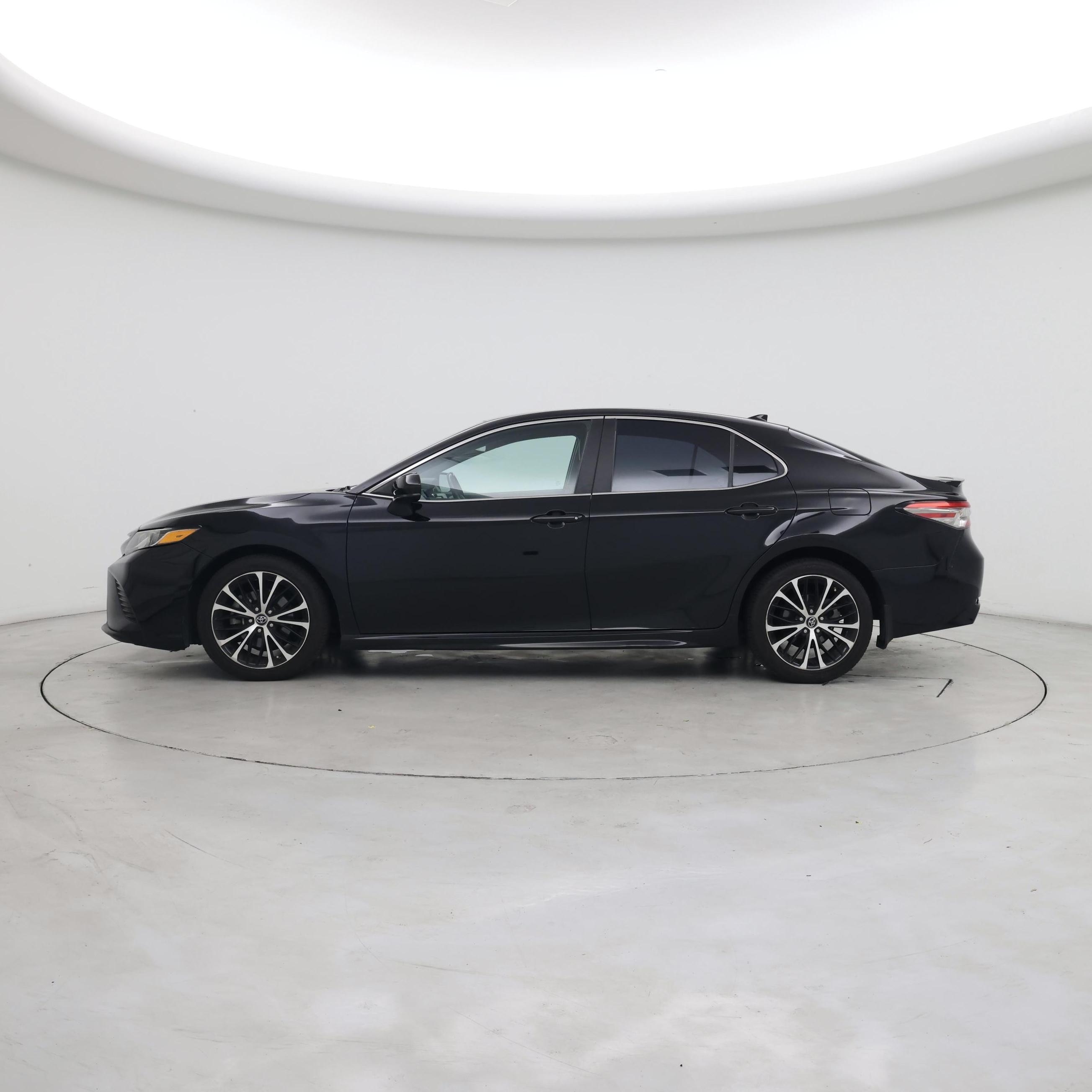 Thumbnail: 2019 Toyota Camry - 3