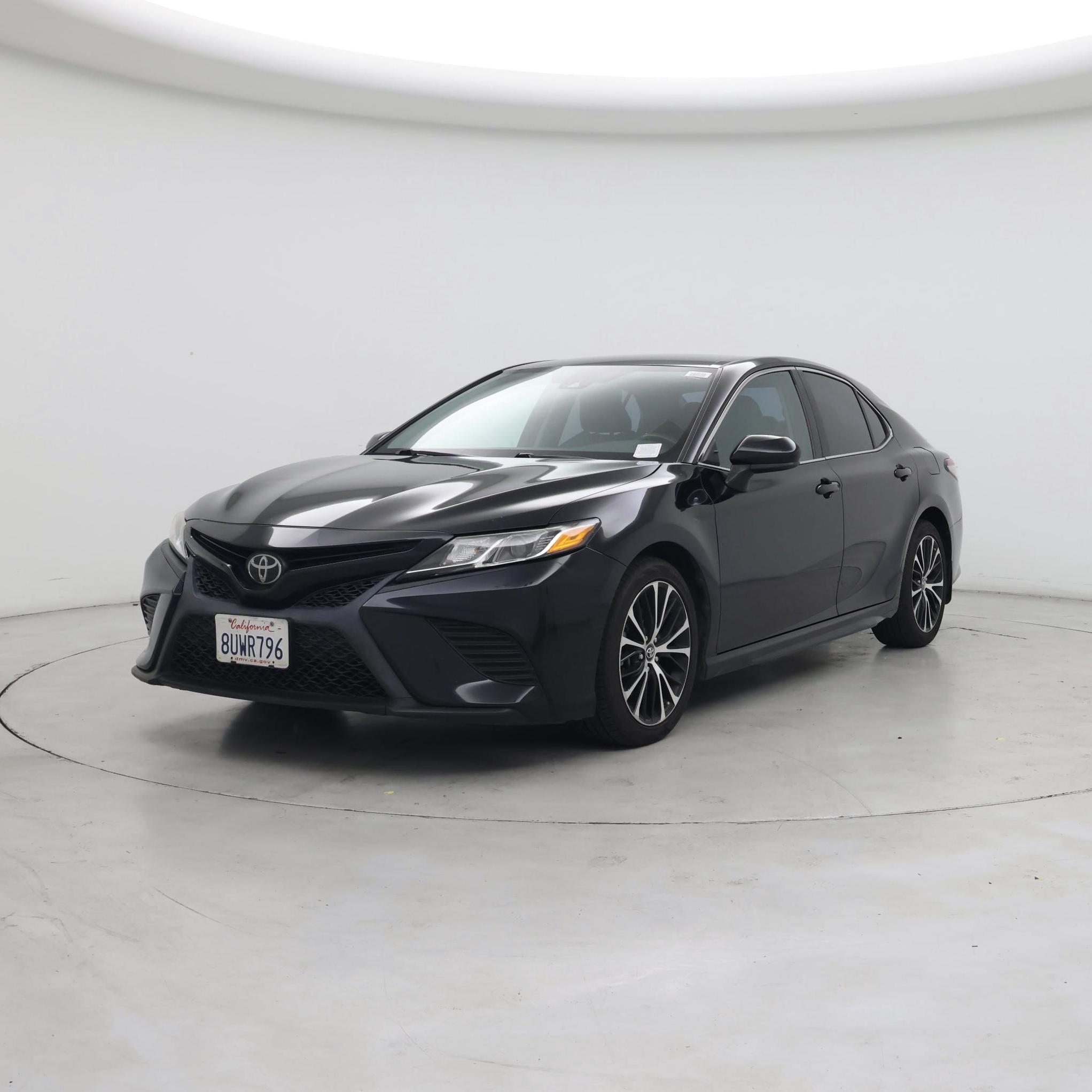 Thumbnail: 2019 Toyota Camry - 4