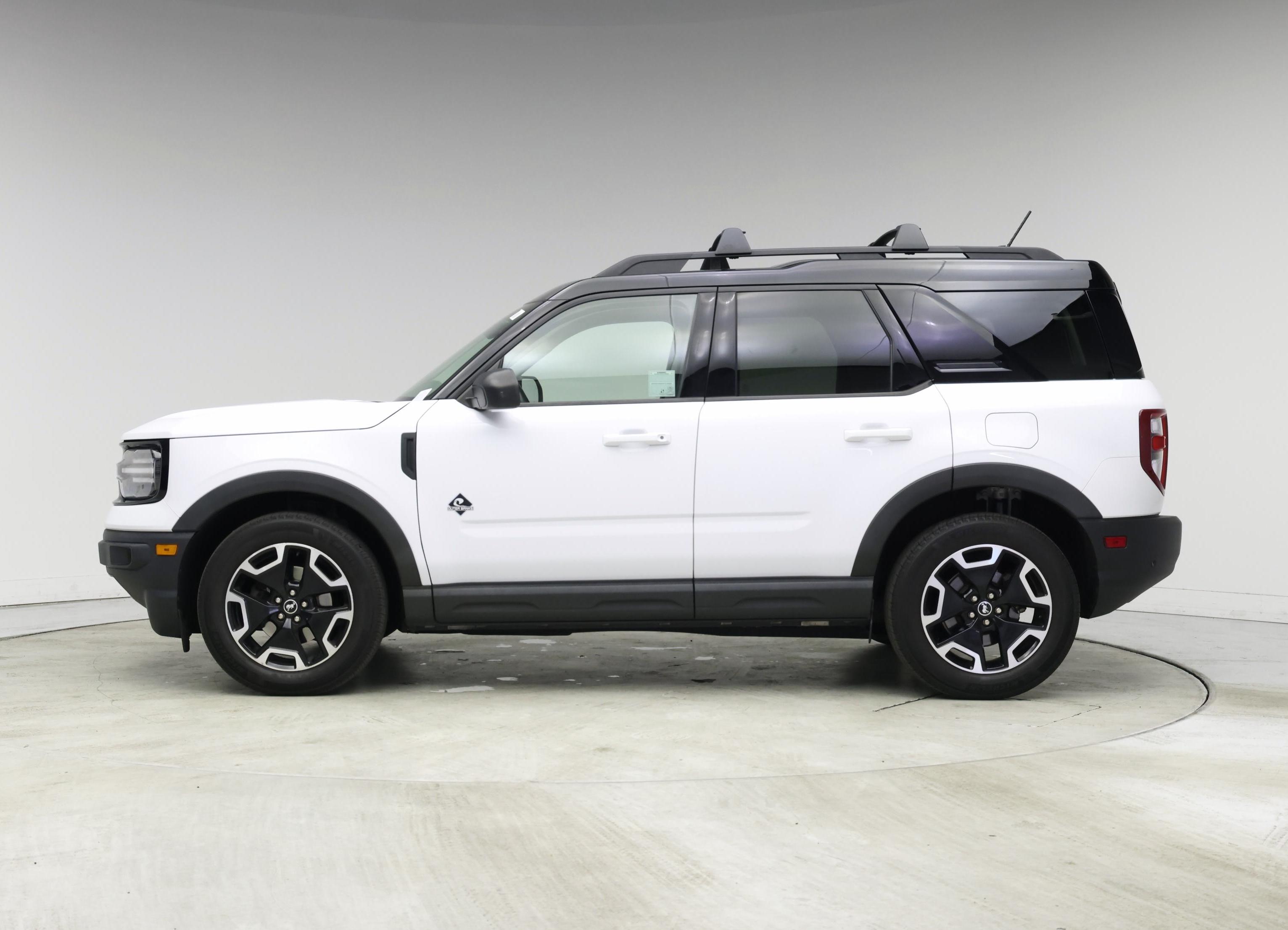 Thumbnail: 2021 Ford Bronco Sport - 3