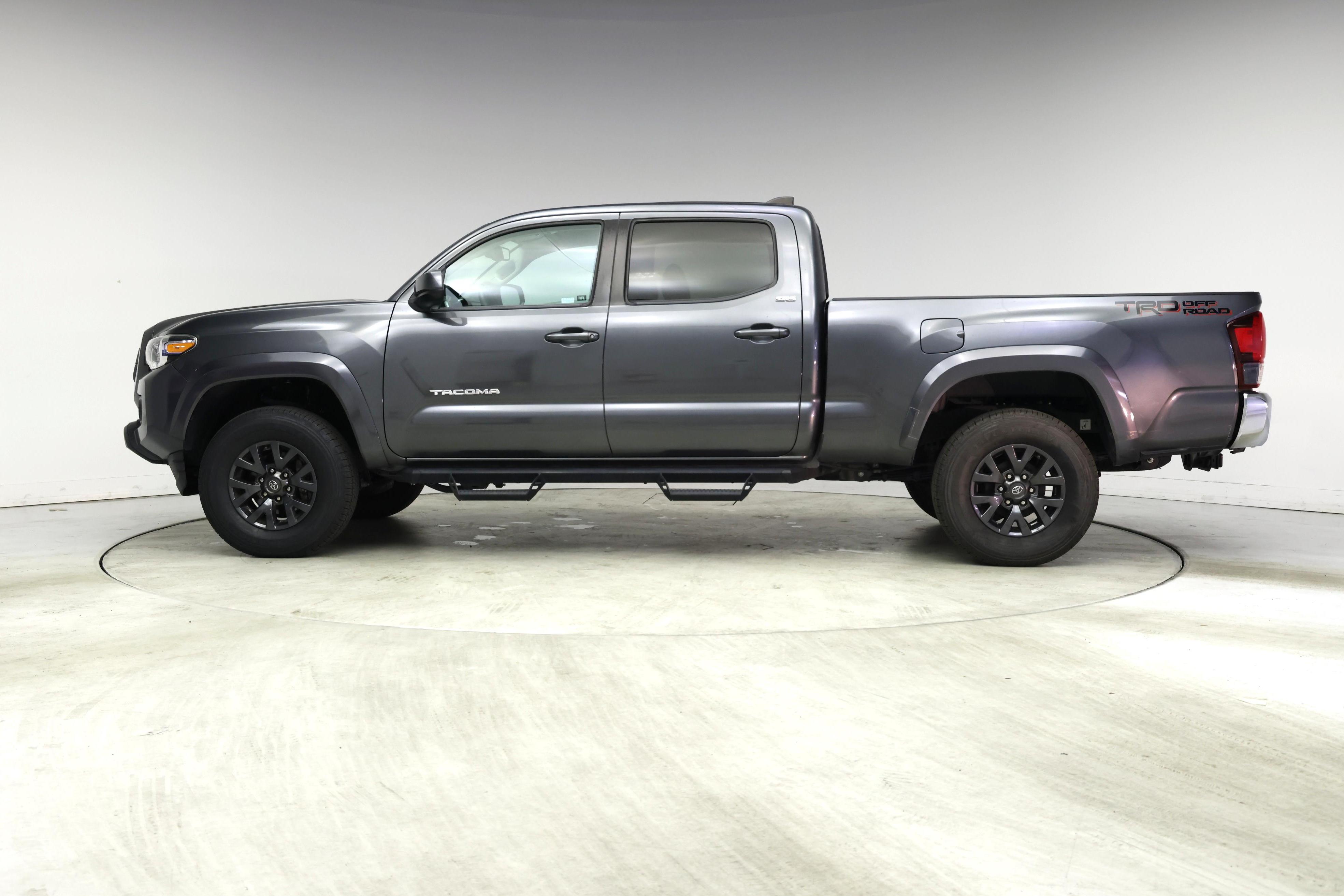 Thumbnail: 2020 Toyota Tacoma - 3