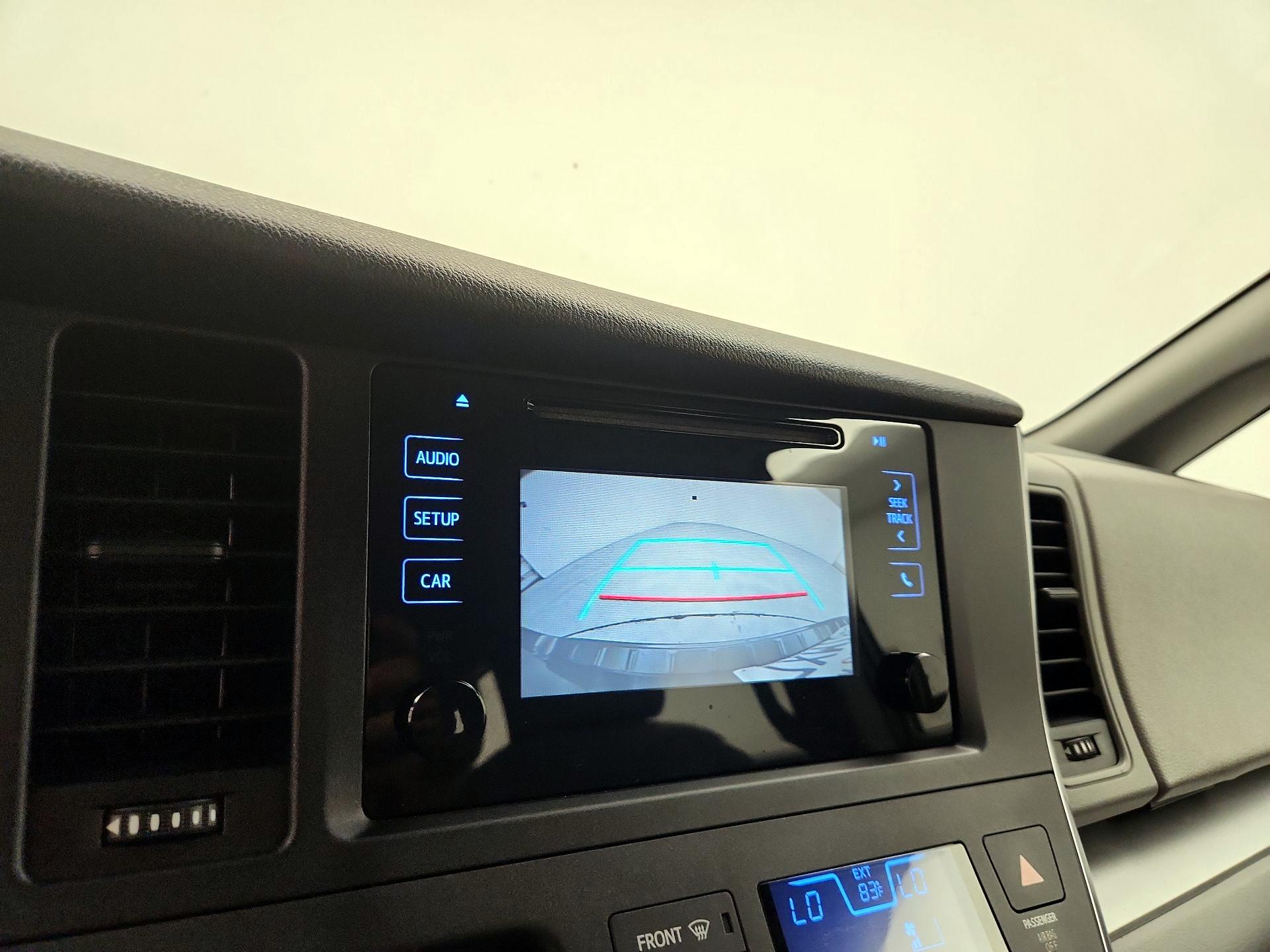 Thumbnail: 2017 Toyota Sienna - 14