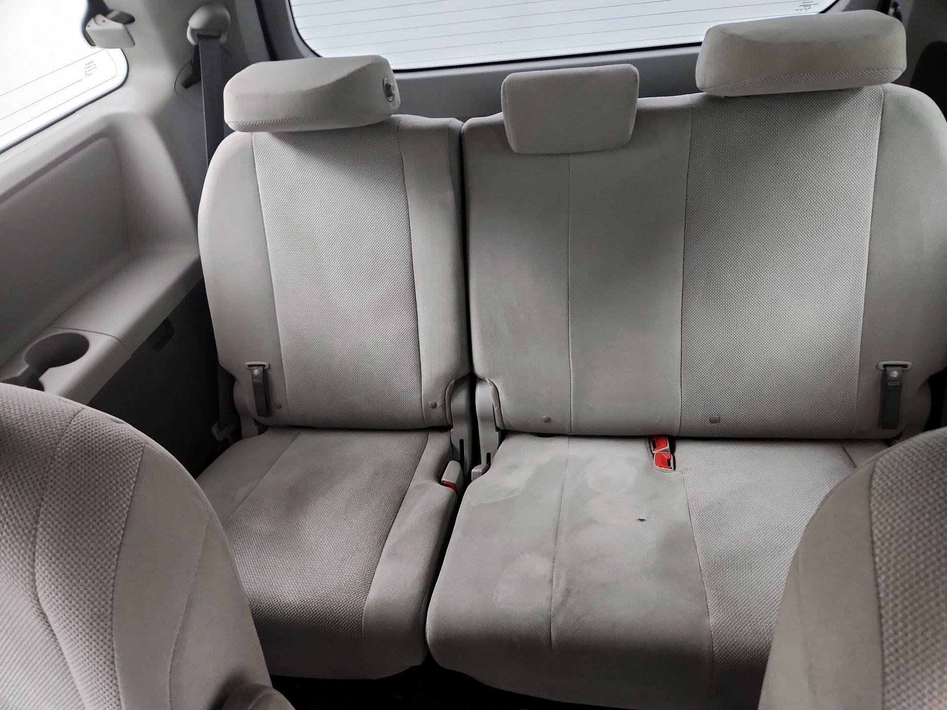 Thumbnail: 2017 Toyota Sienna - 20