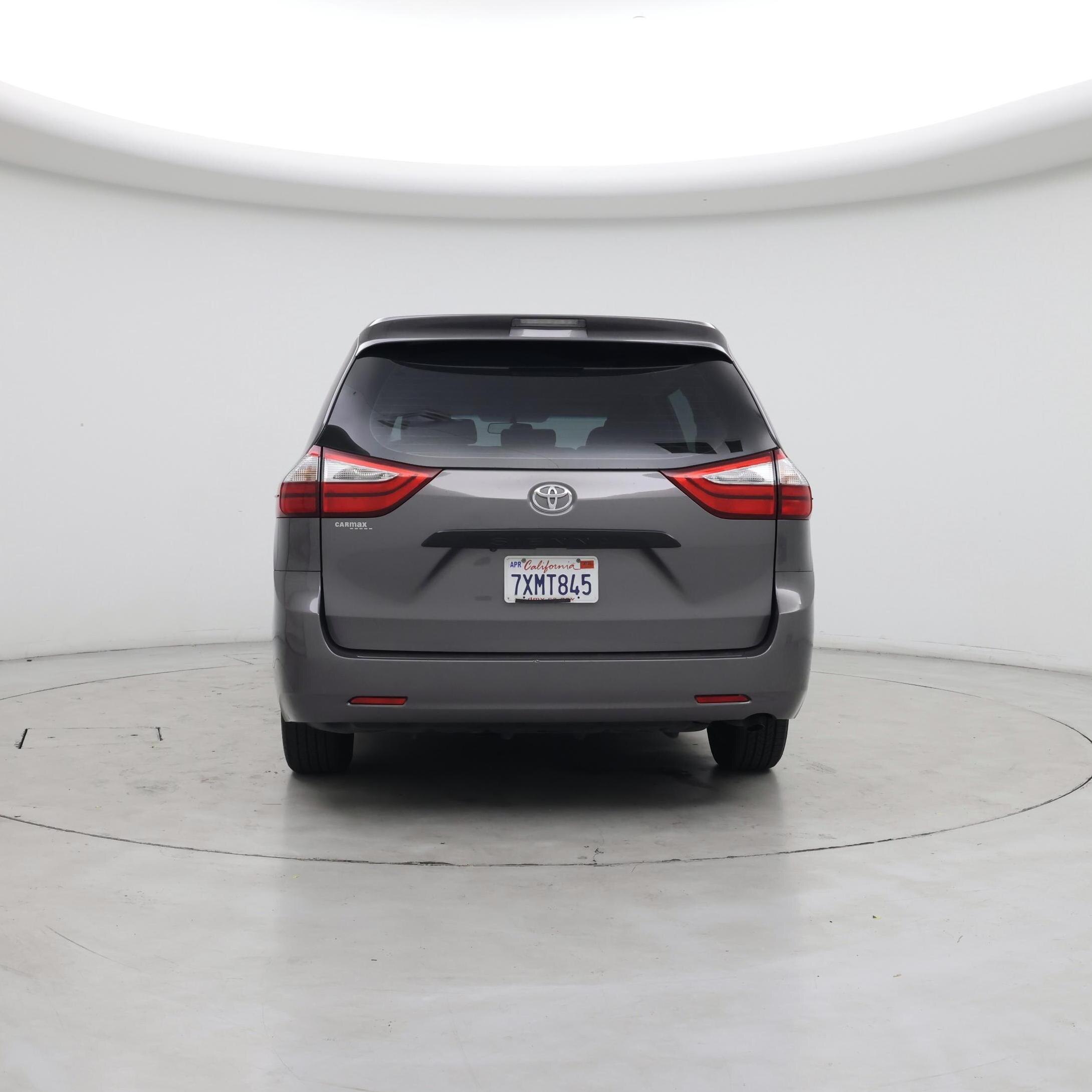 Thumbnail: 2017 Toyota Sienna - 6