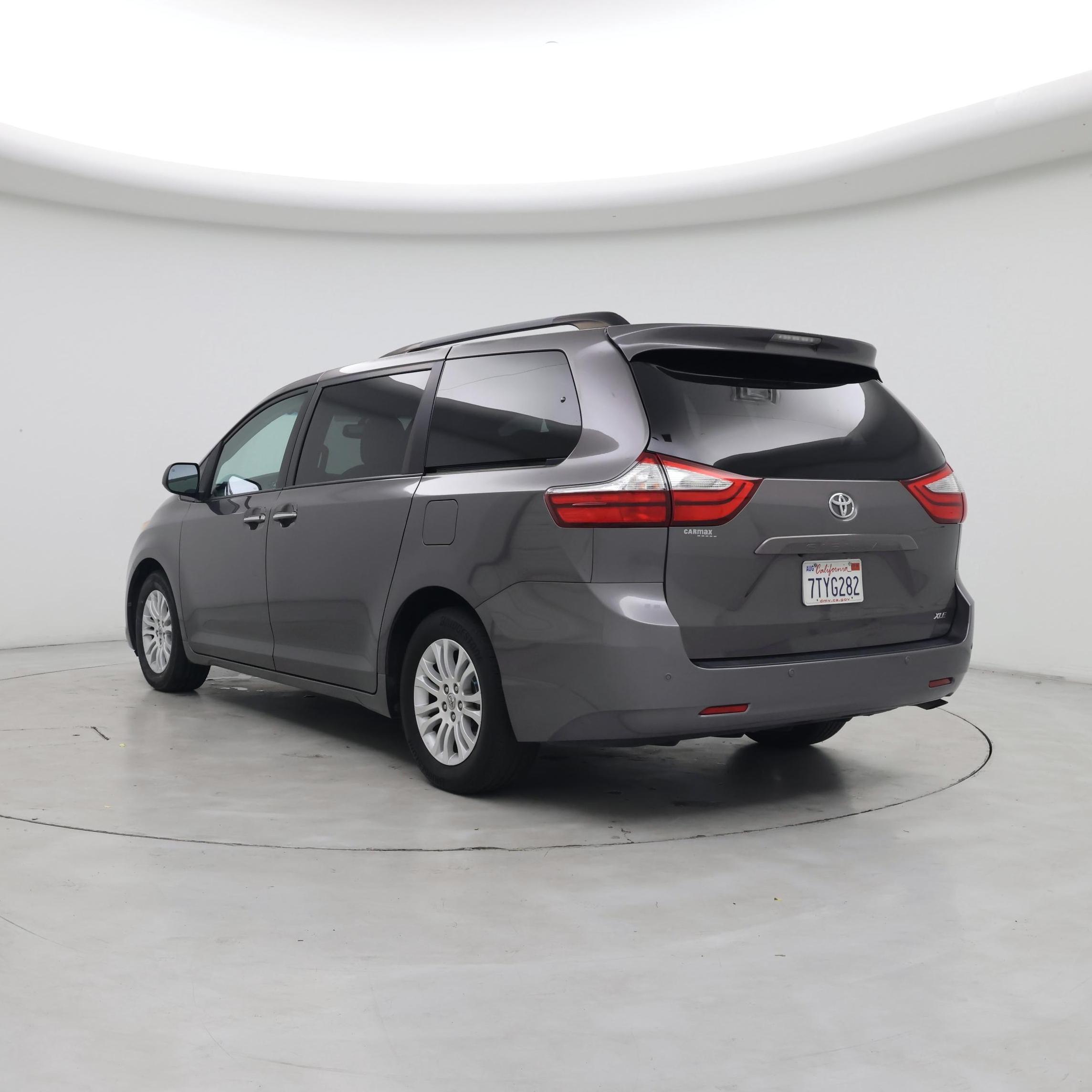 Thumbnail: 2016 Toyota Sienna - 2