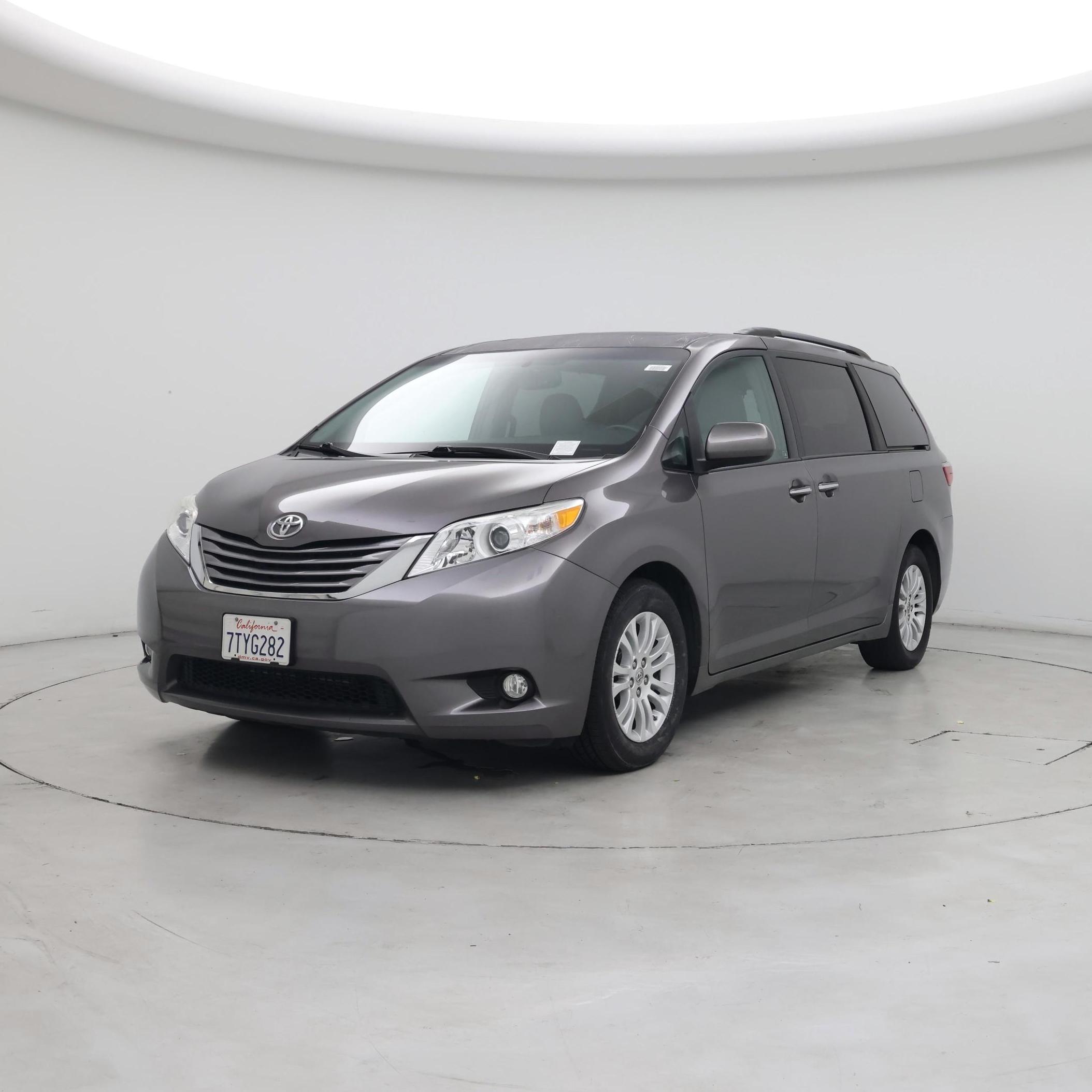 Thumbnail: 2016 Toyota Sienna - 4