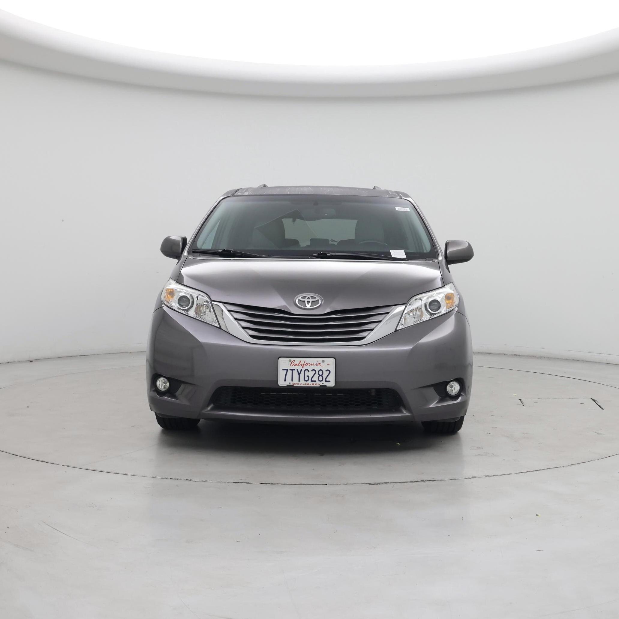 Thumbnail: 2016 Toyota Sienna - 5