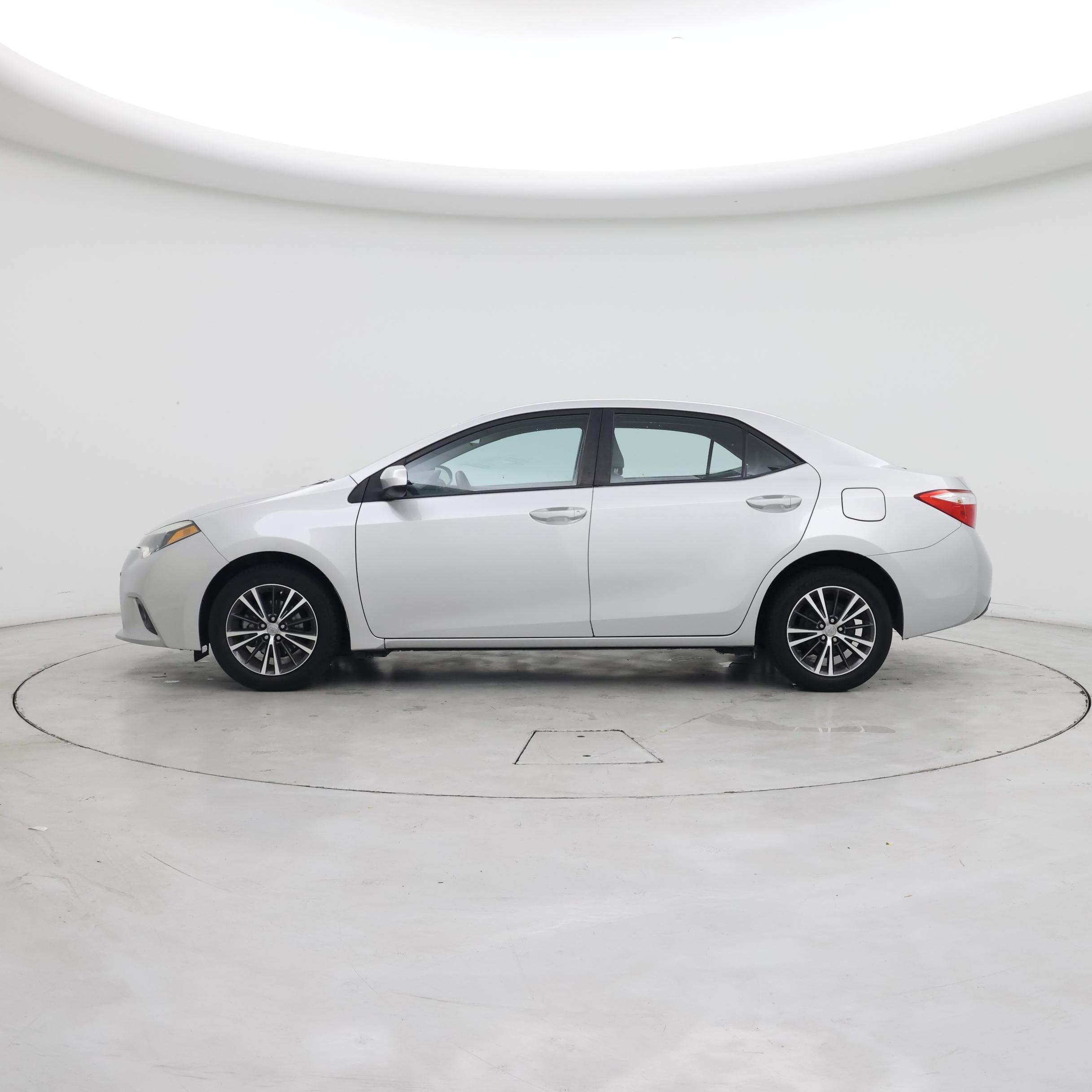 Thumbnail: 2016 Toyota Corolla - 3