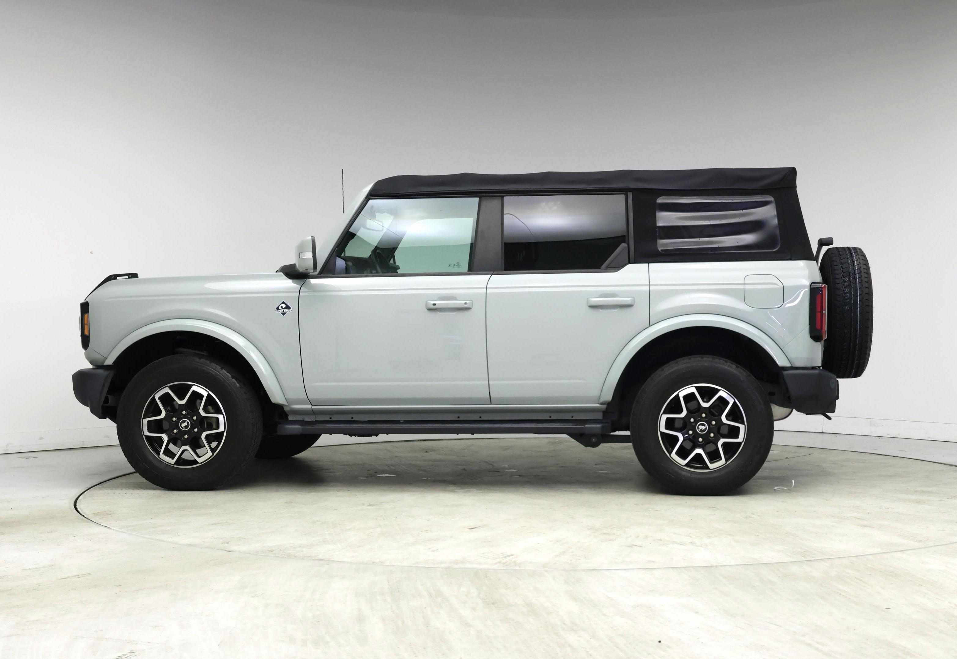 Thumbnail: 2021 Ford Bronco - 3