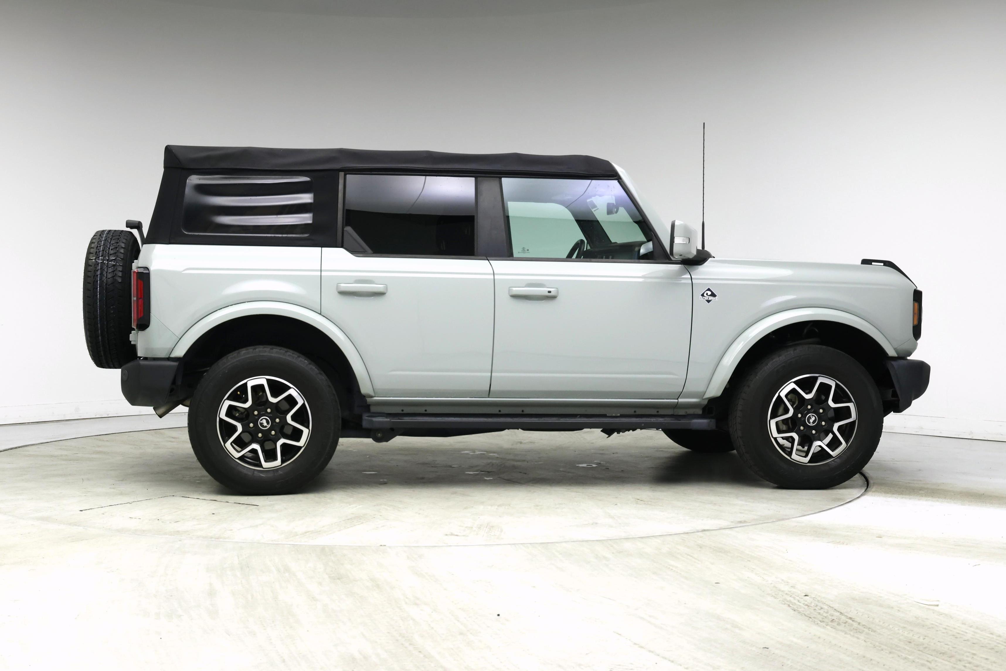 Thumbnail: 2021 Ford Bronco - 7