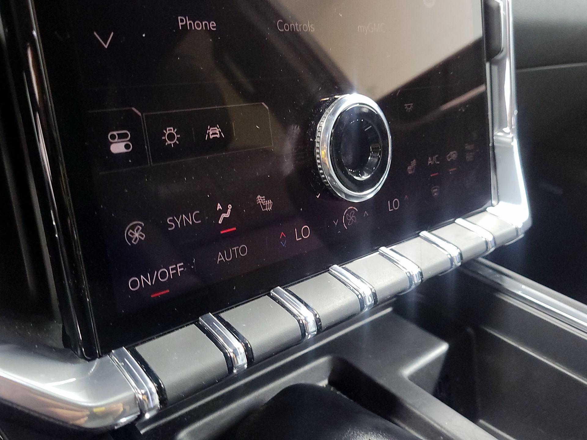 Thumbnail: 2024 GMC Acadia - 16