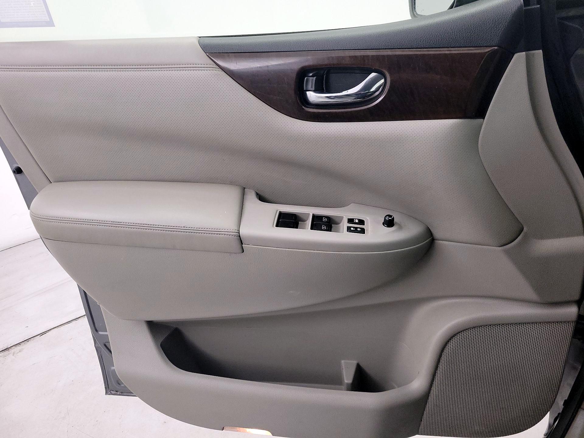 Thumbnail: 2017 Nissan Quest - 12