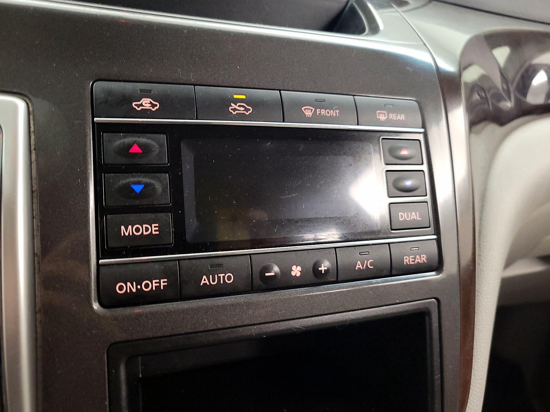 Thumbnail: 2017 Nissan Quest - 16