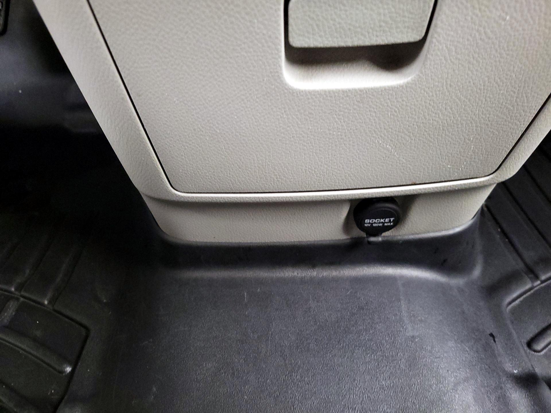 Thumbnail: 2017 Nissan Quest - 18