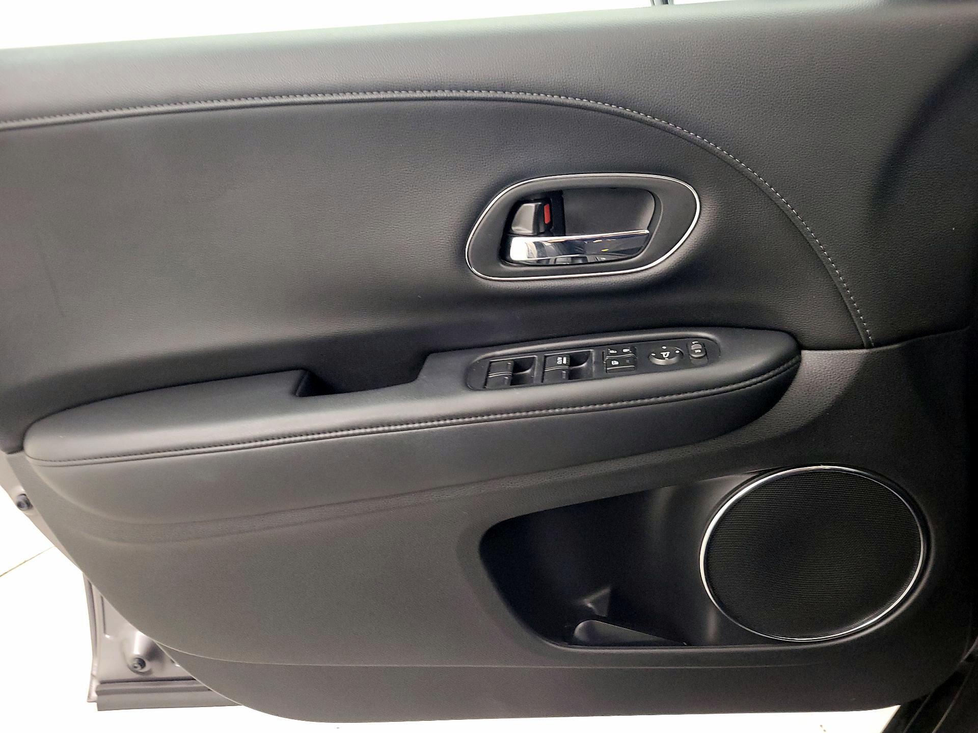 Thumbnail: 2016 Honda HR-V - 12