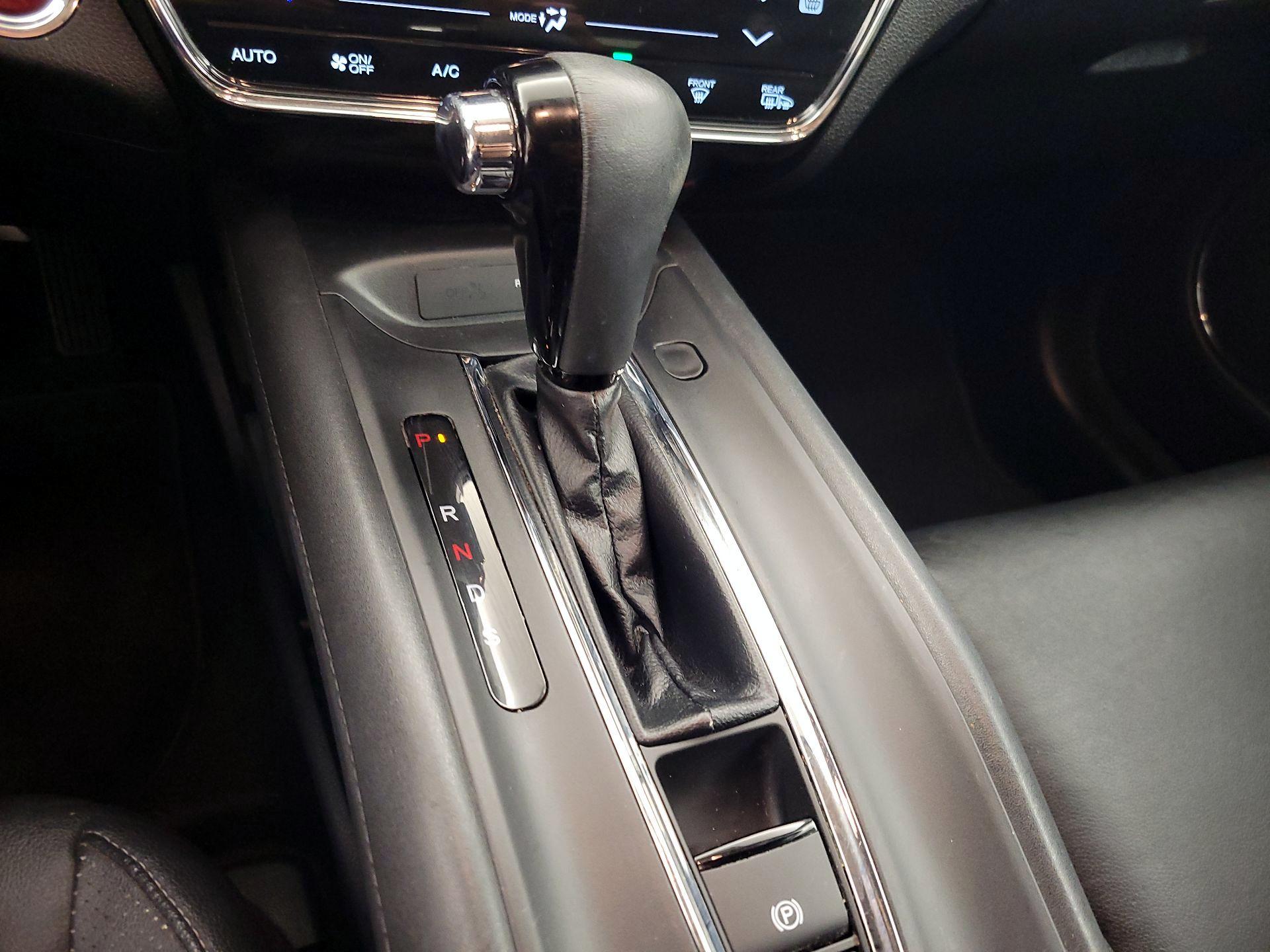 Thumbnail: 2016 Honda HR-V - 17