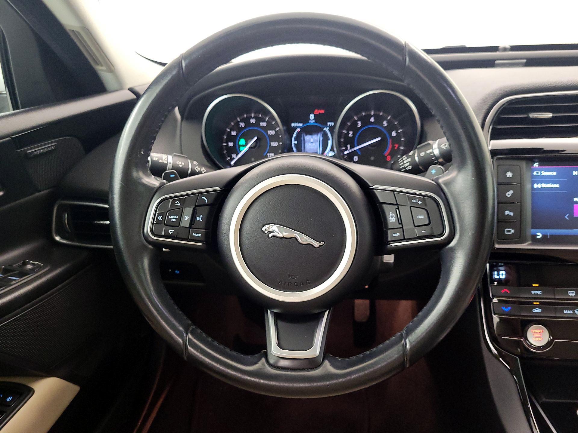 Thumbnail: 2017 Jaguar XE - 10