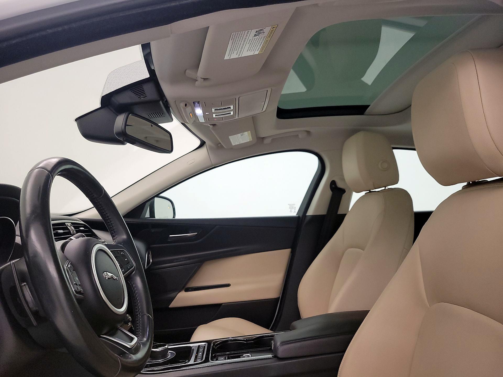 Thumbnail: 2017 Jaguar XE - 20