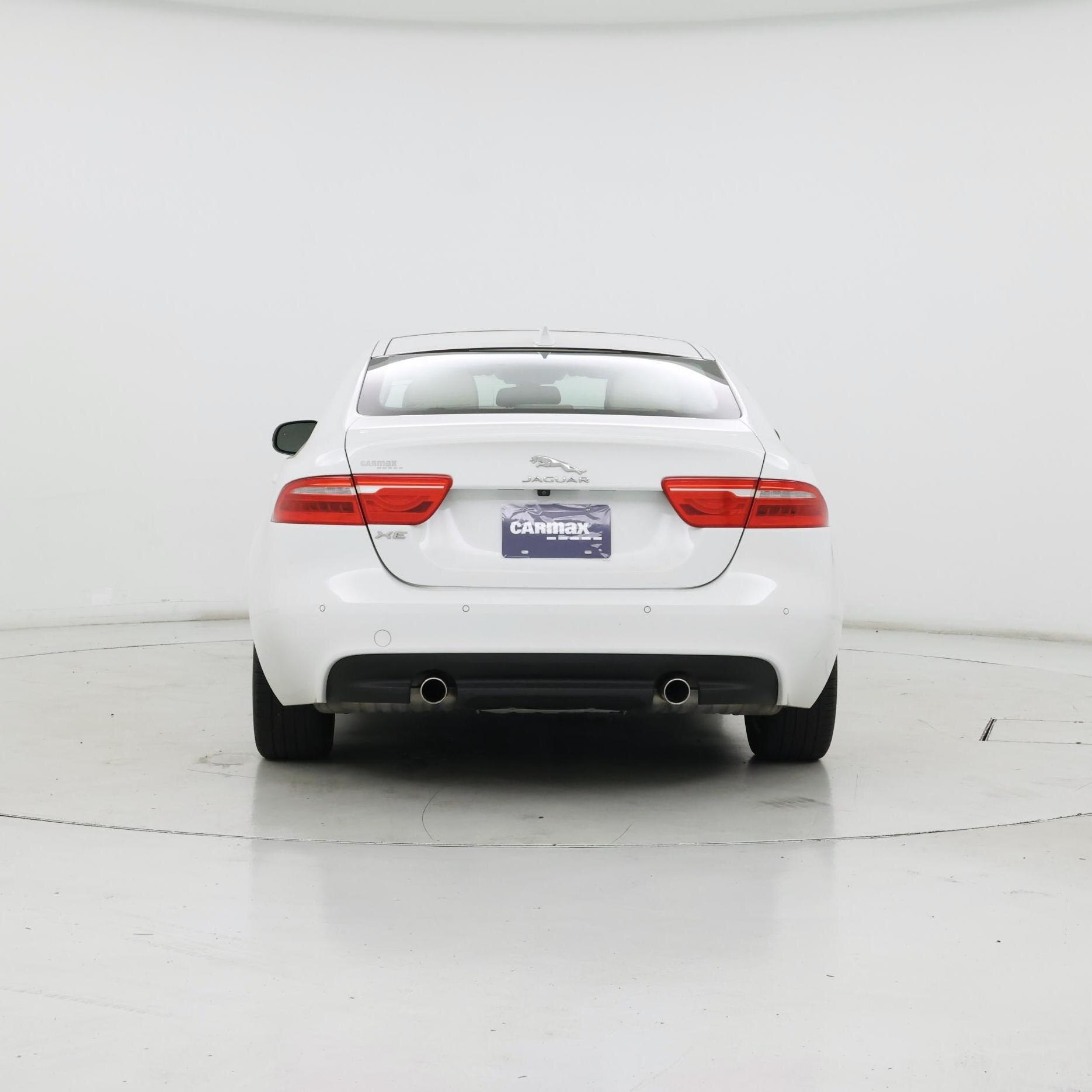 Thumbnail: 2017 Jaguar XE - 6