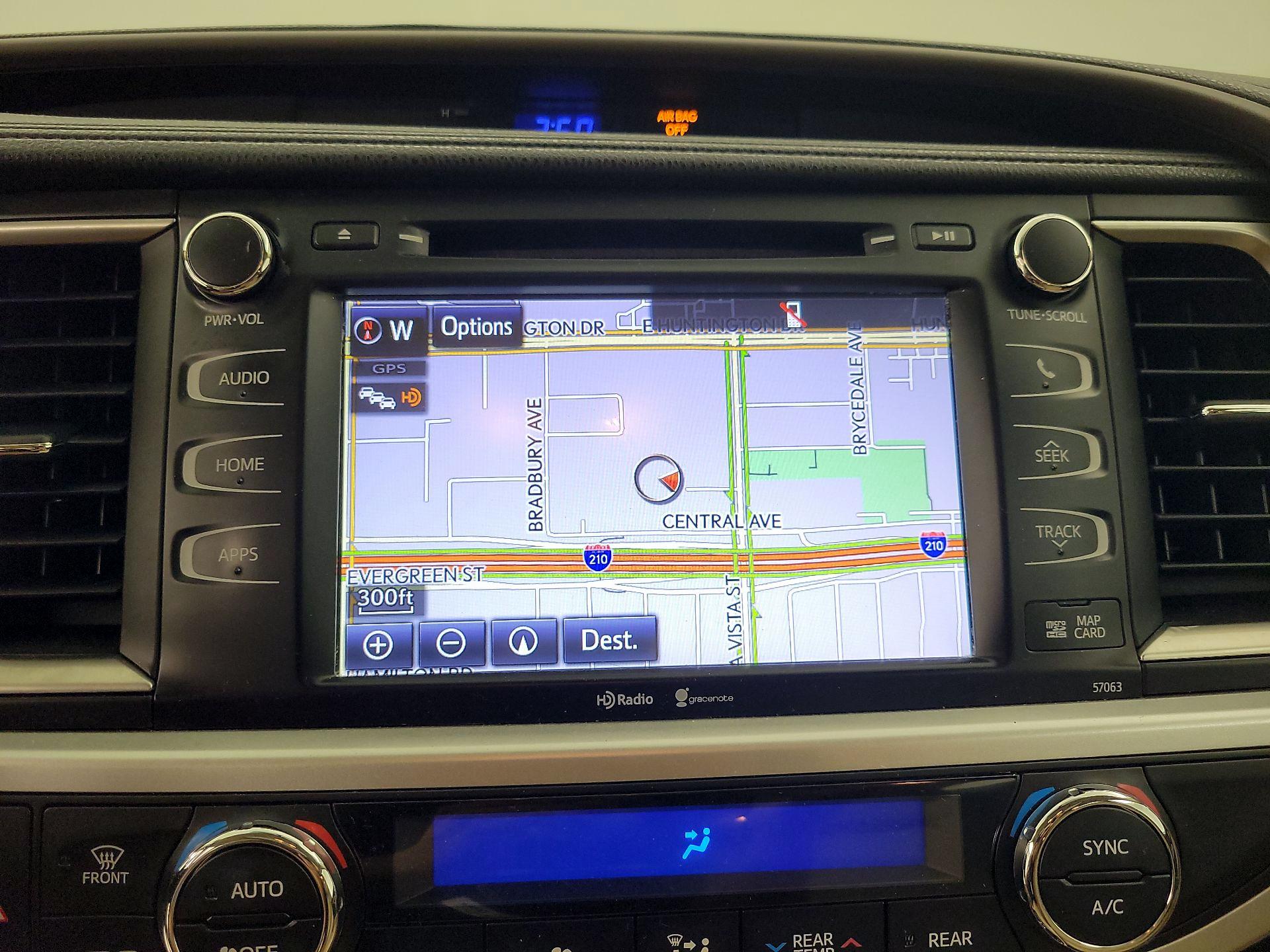 Thumbnail: 2015 Toyota Highlander - 14