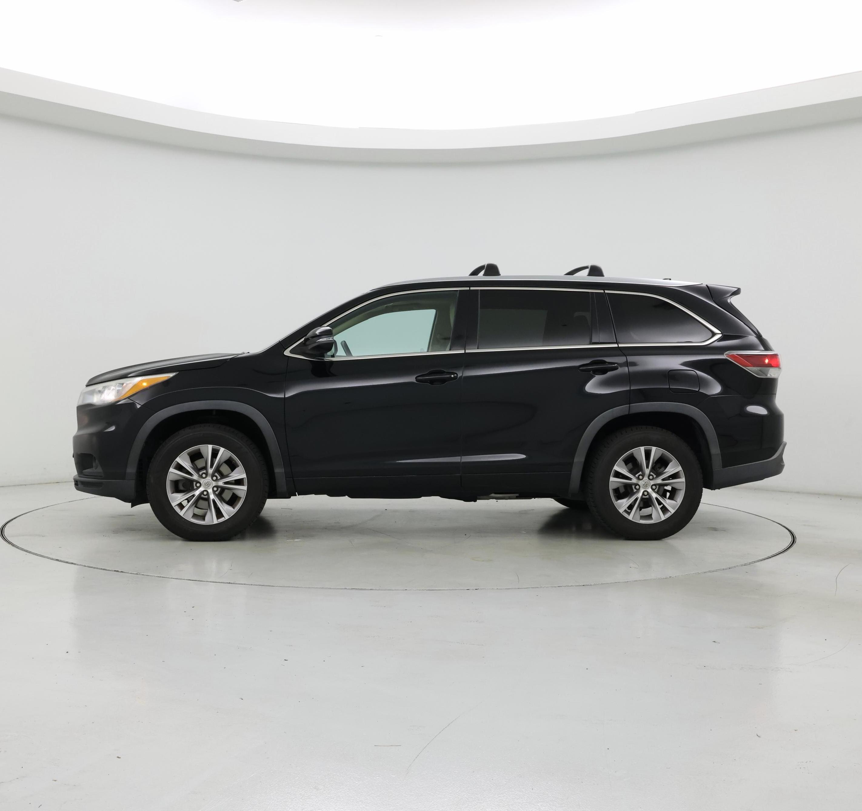 Thumbnail: 2015 Toyota Highlander - 3