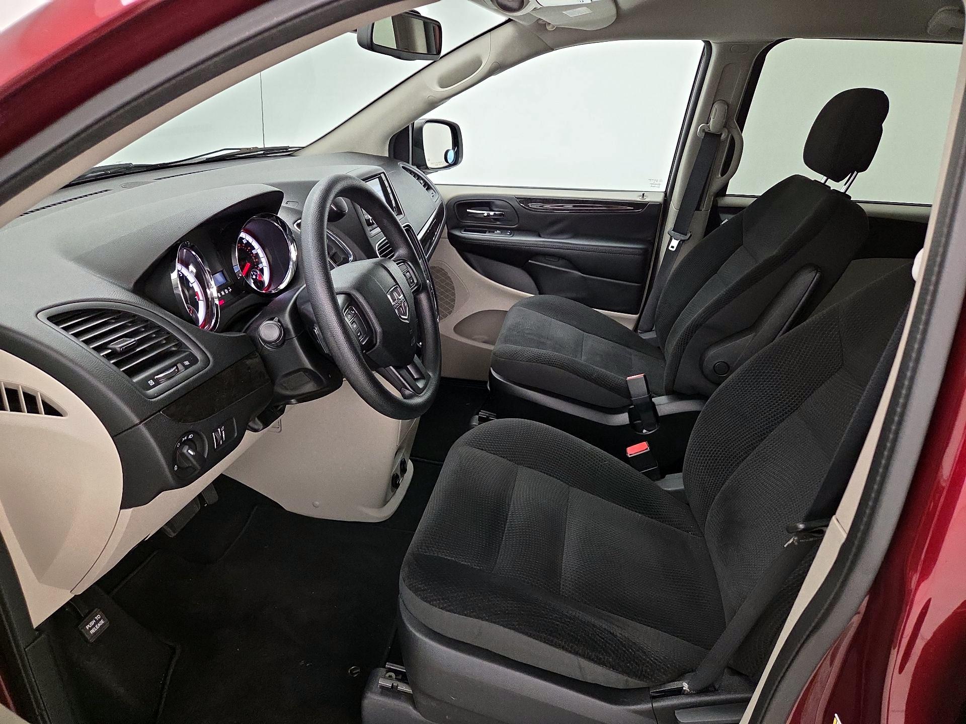 Thumbnail: 2019 Dodge Grand Caravan - 11