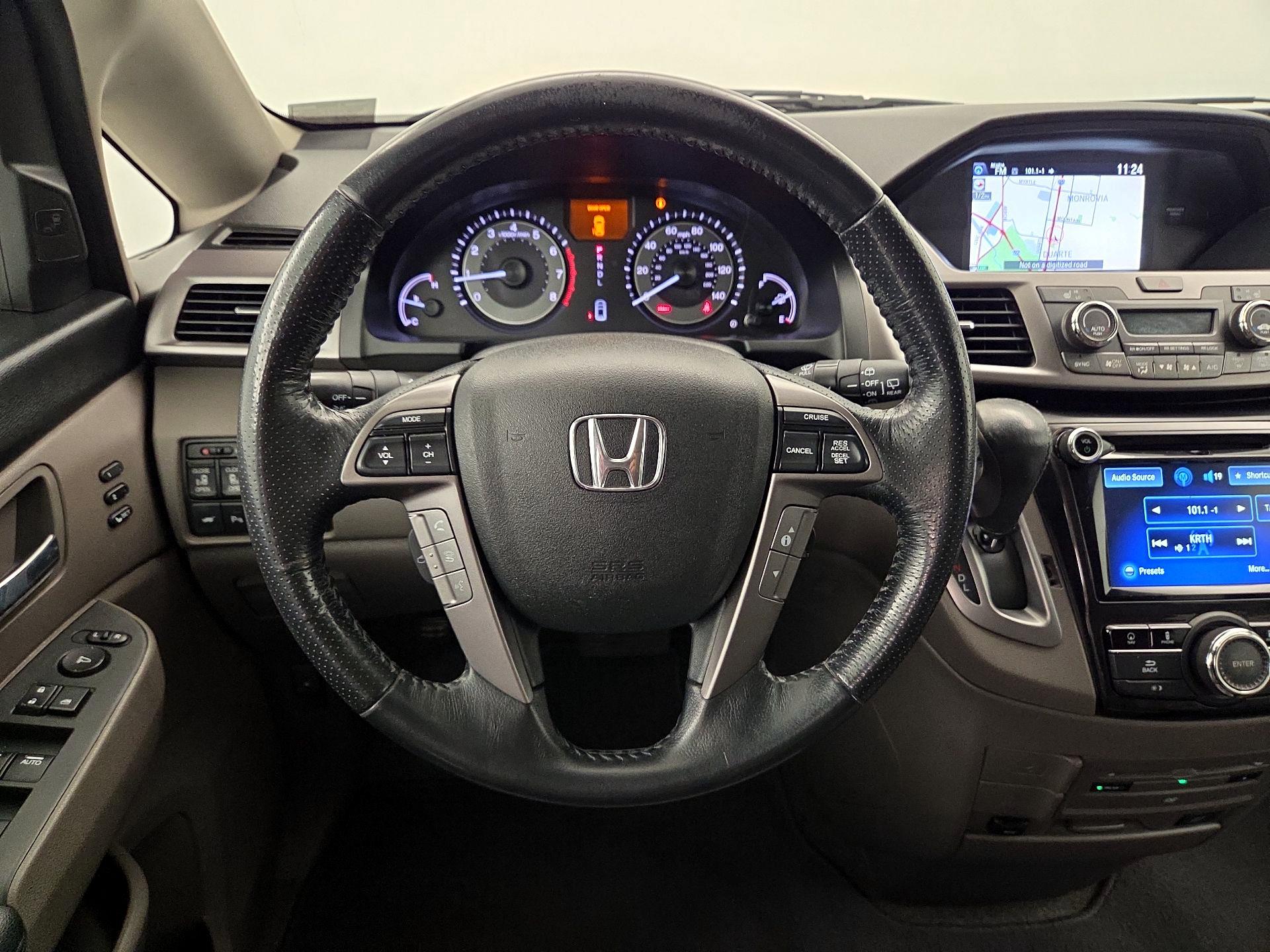Thumbnail: 2017 Honda Odyssey - 10