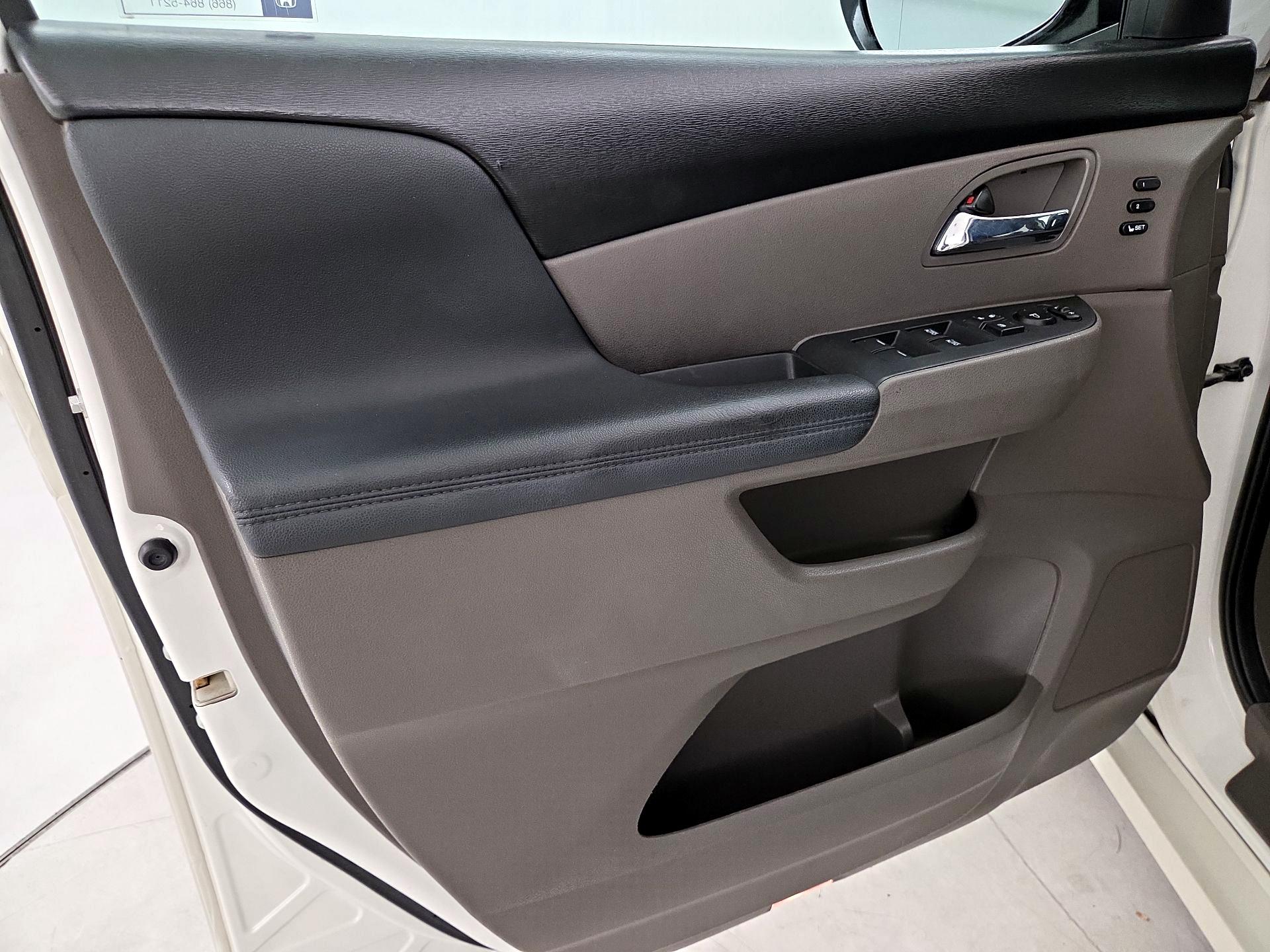 Thumbnail: 2017 Honda Odyssey - 12