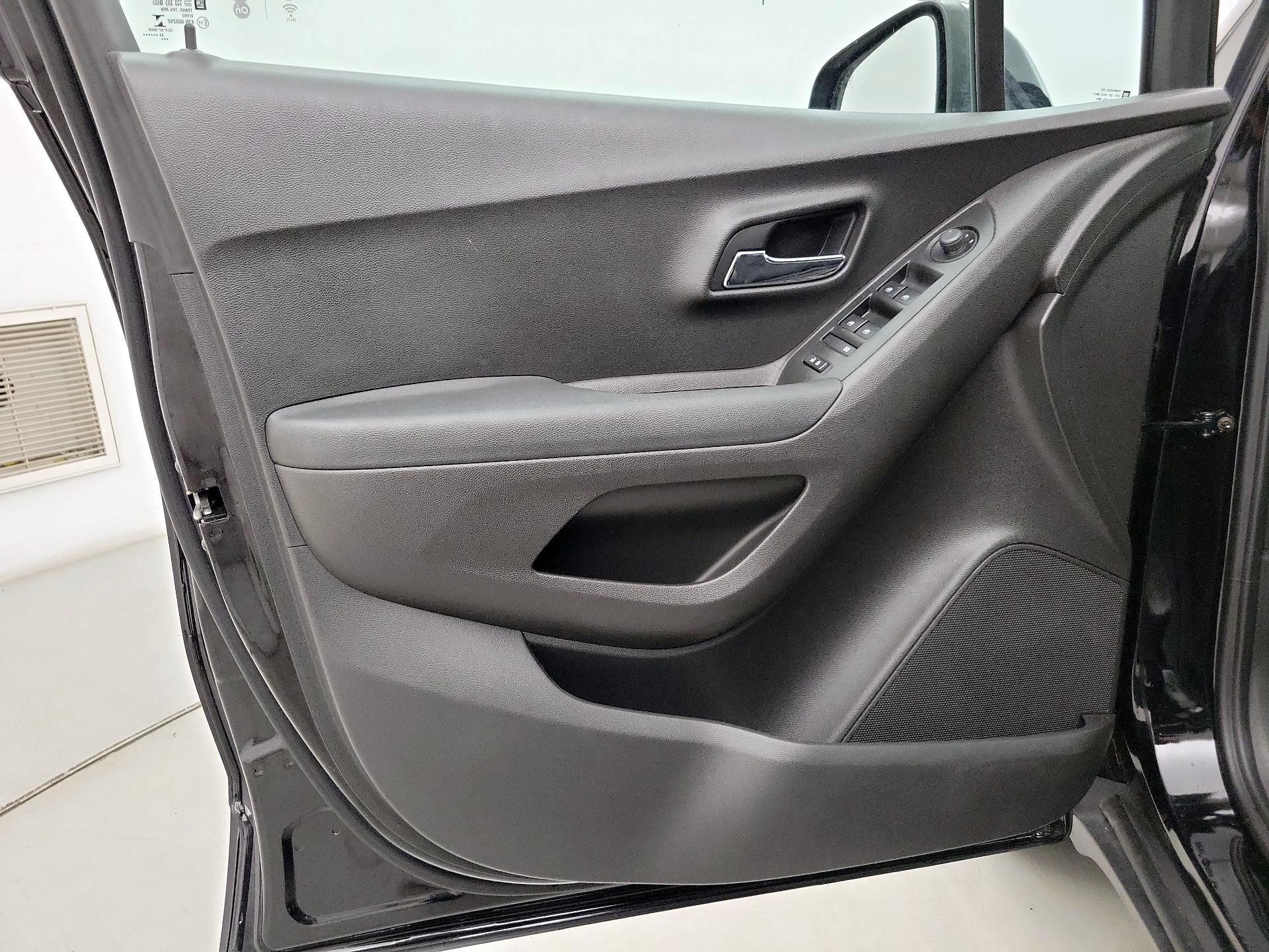Thumbnail: 2020 Chevrolet Trax - 12