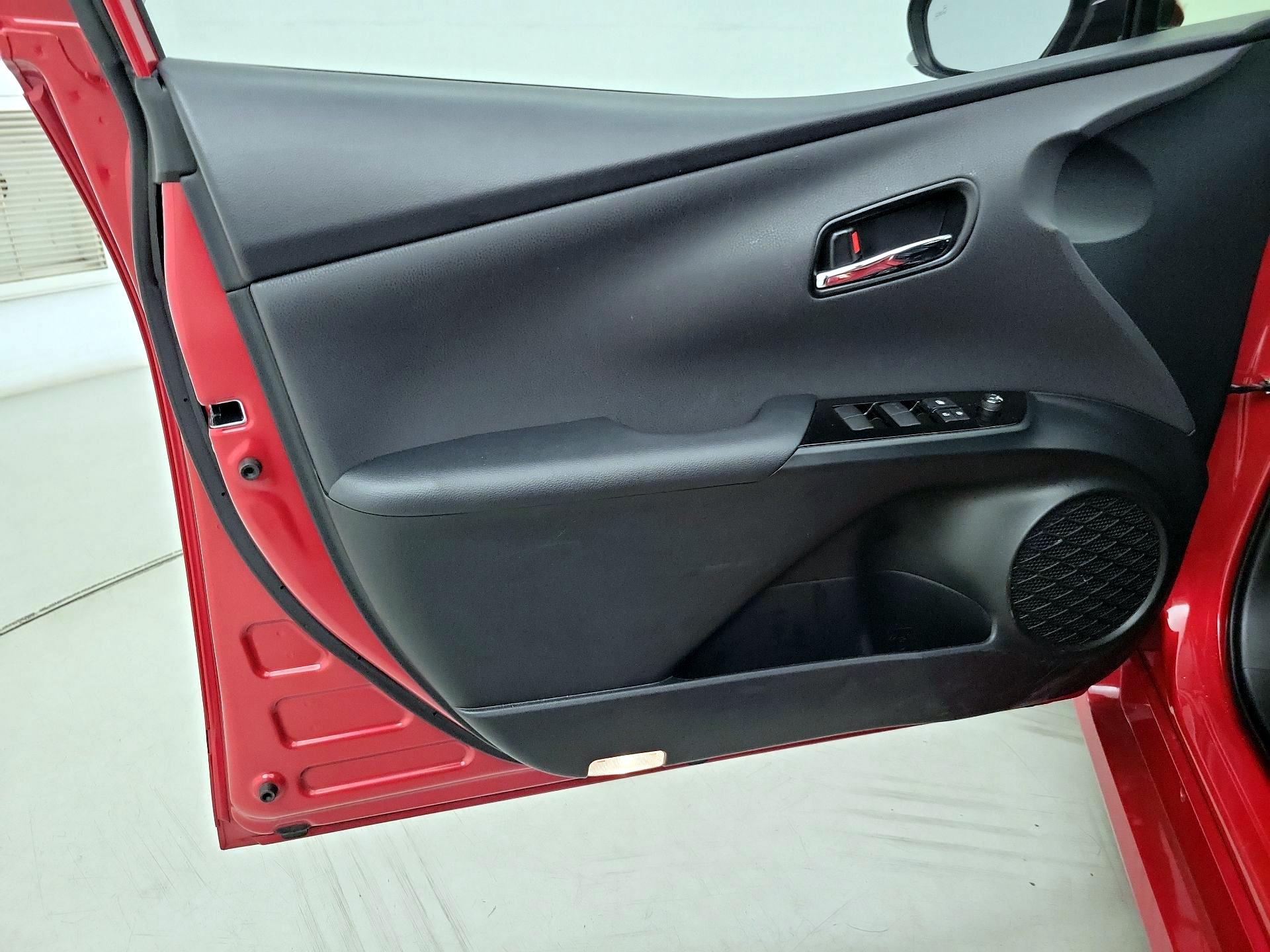 Thumbnail: 2022 Toyota Prius Prime - 12