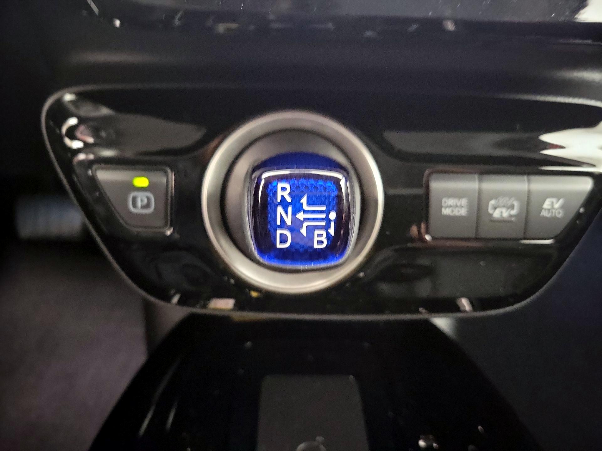 Thumbnail: 2022 Toyota Prius Prime - 18