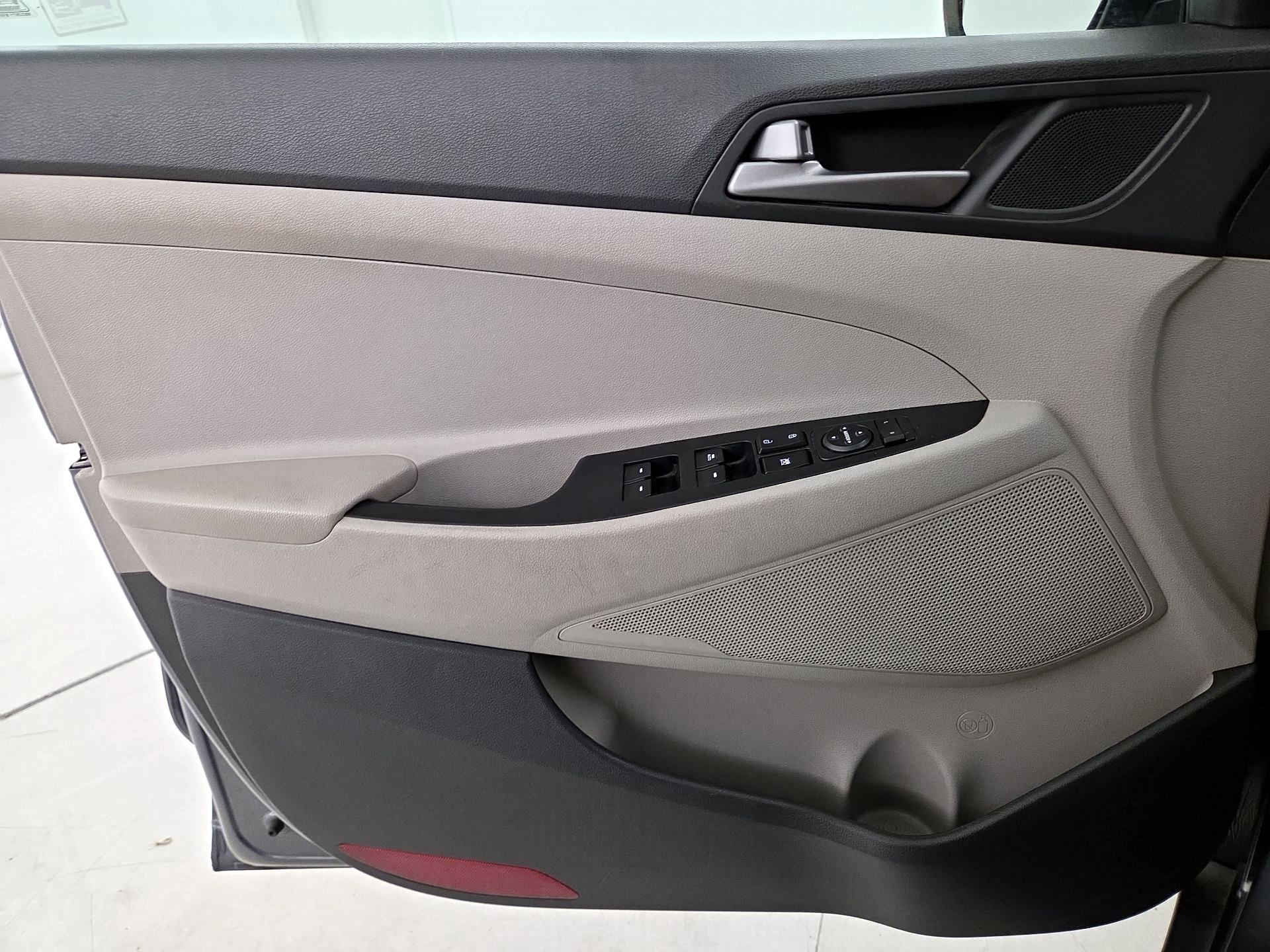 Thumbnail: 2018 Hyundai Tucson - 12