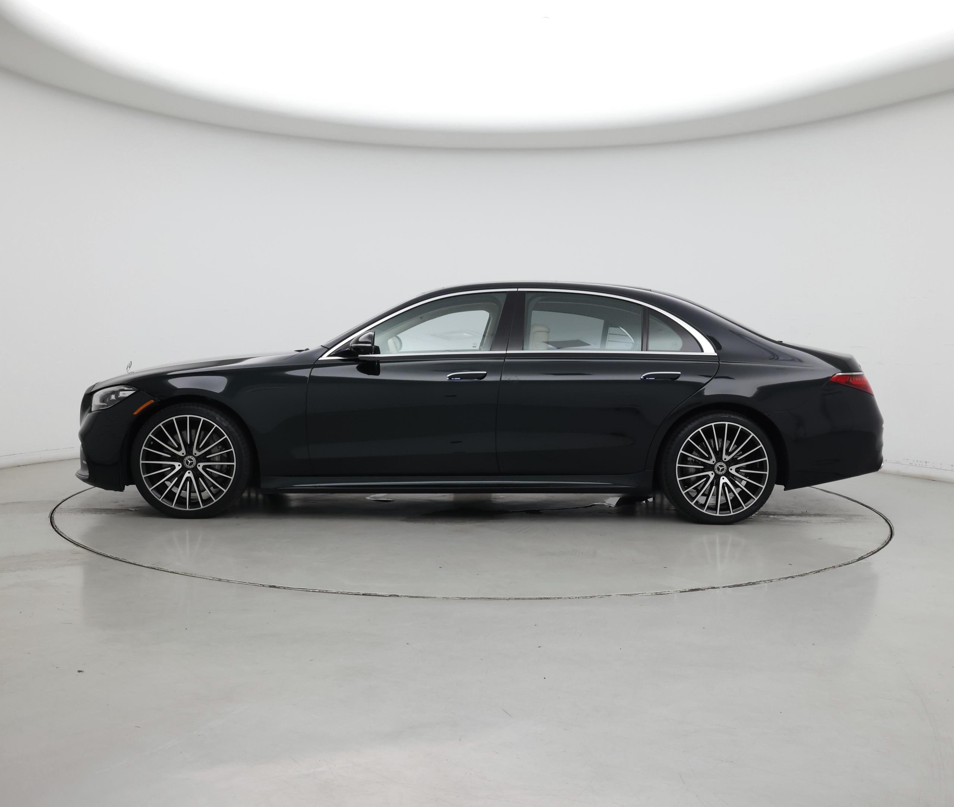 Thumbnail: 2022 Mercedes-Benz S-Class - 3