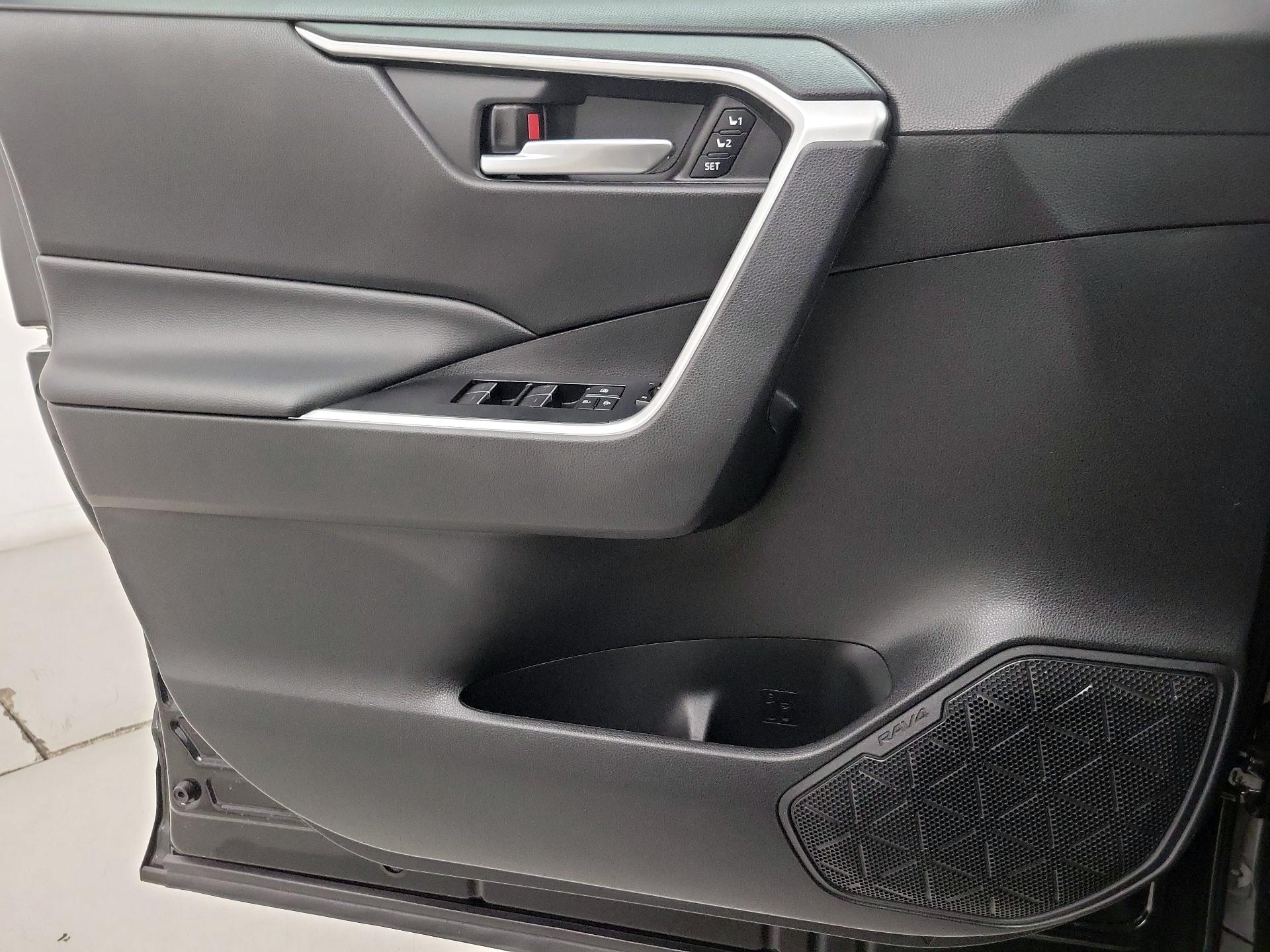 Thumbnail: 2023 Toyota RAV4 - 12