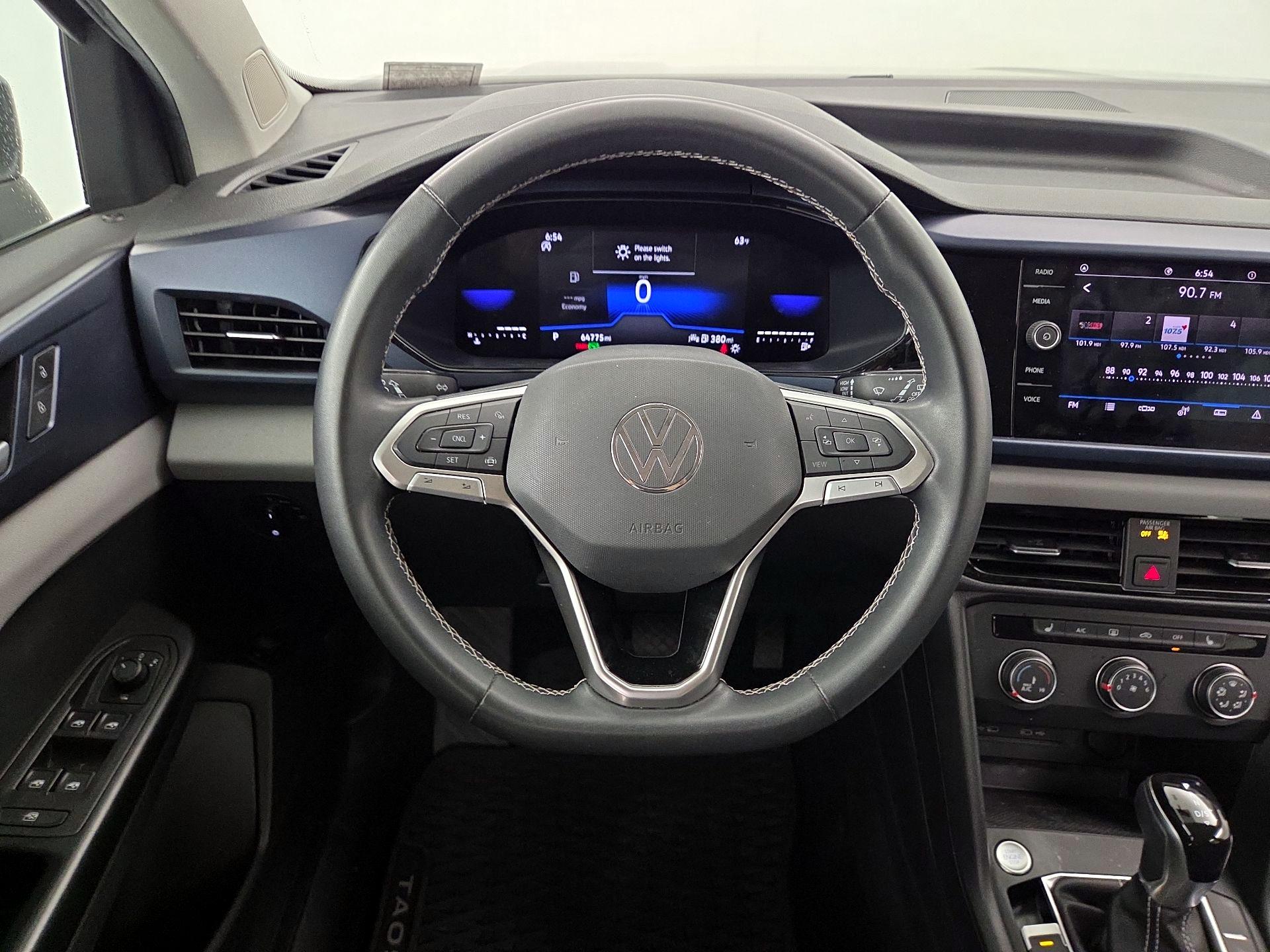 Thumbnail: 2022 Volkswagen Taos - 10