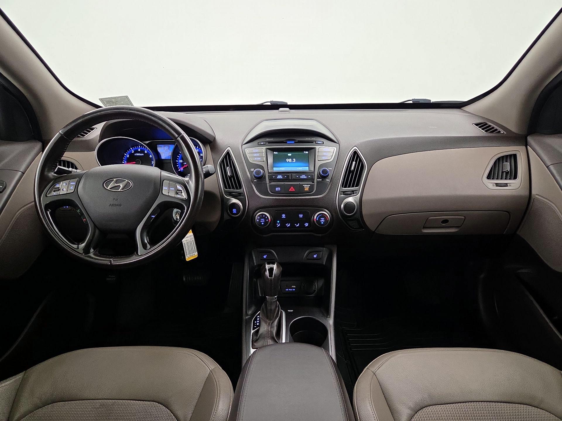 Thumbnail: 2015 Hyundai Tucson - 9