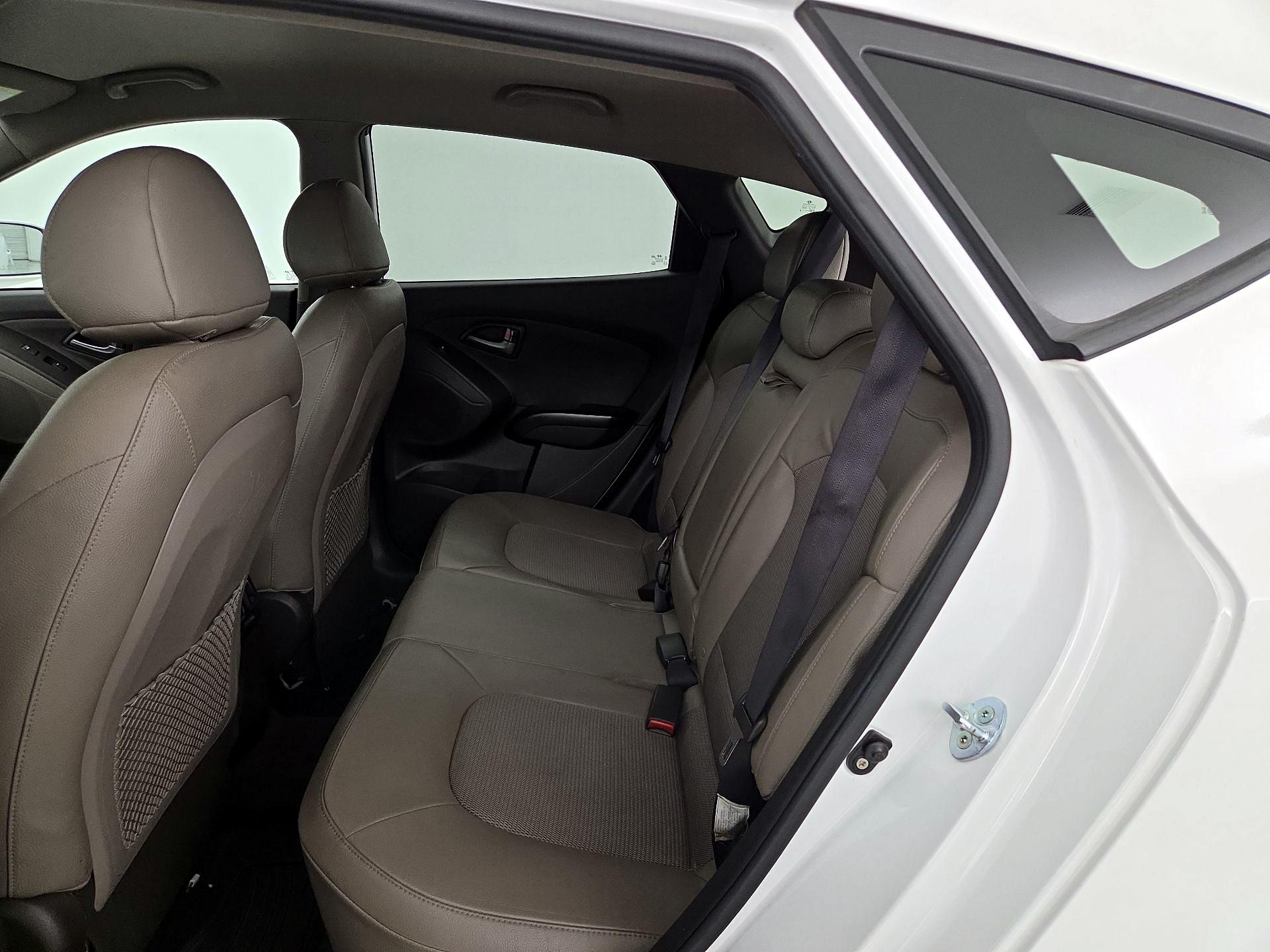 Thumbnail: 2015 Hyundai Tucson - 19