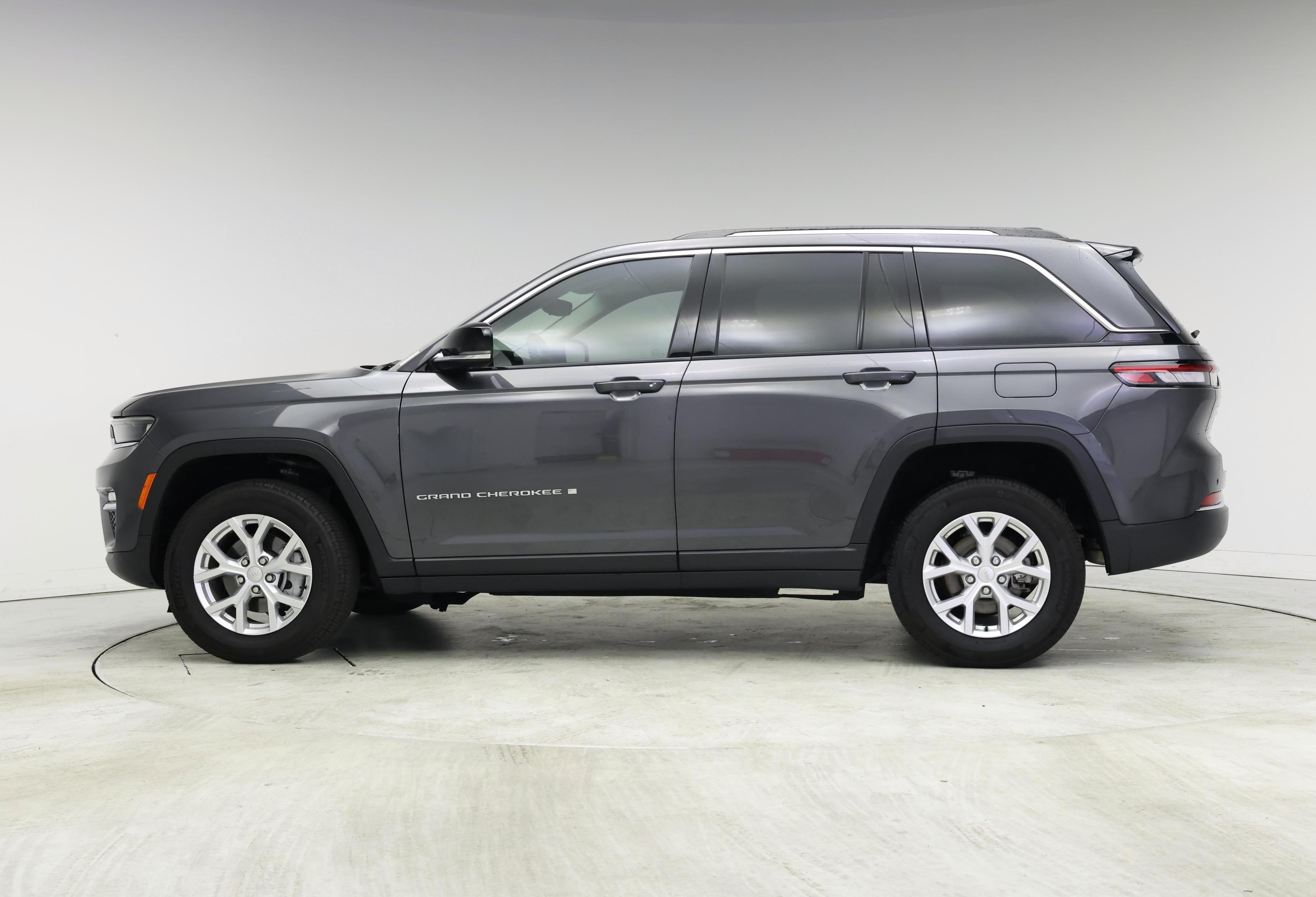 Thumbnail: 2023 Jeep Grand Cherokee - 3
