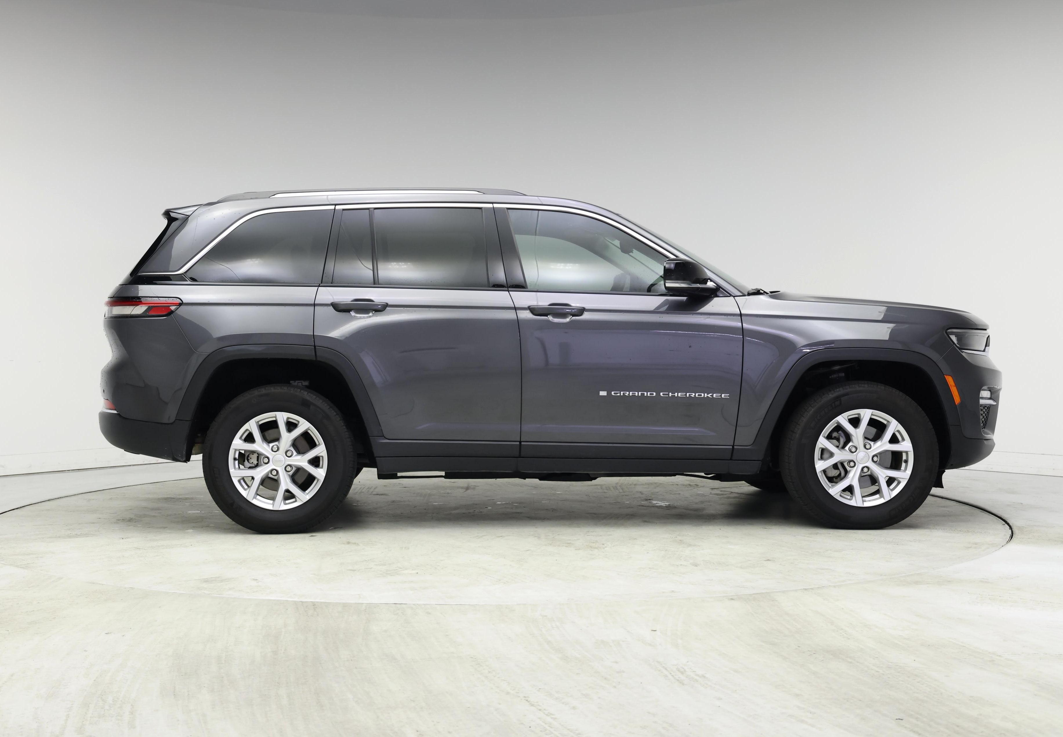 Thumbnail: 2023 Jeep Grand Cherokee - 7
