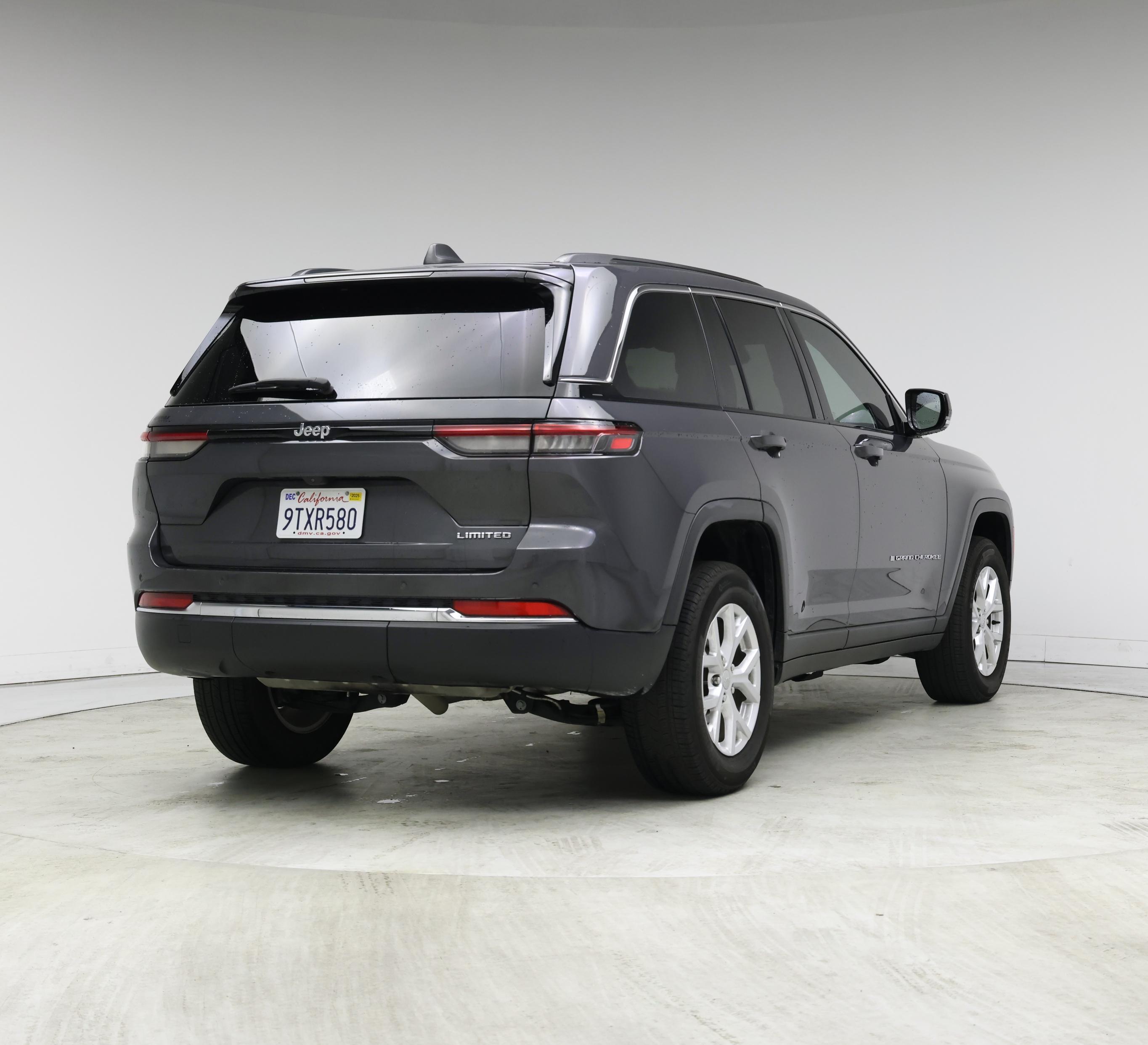 Thumbnail: 2023 Jeep Grand Cherokee - 8