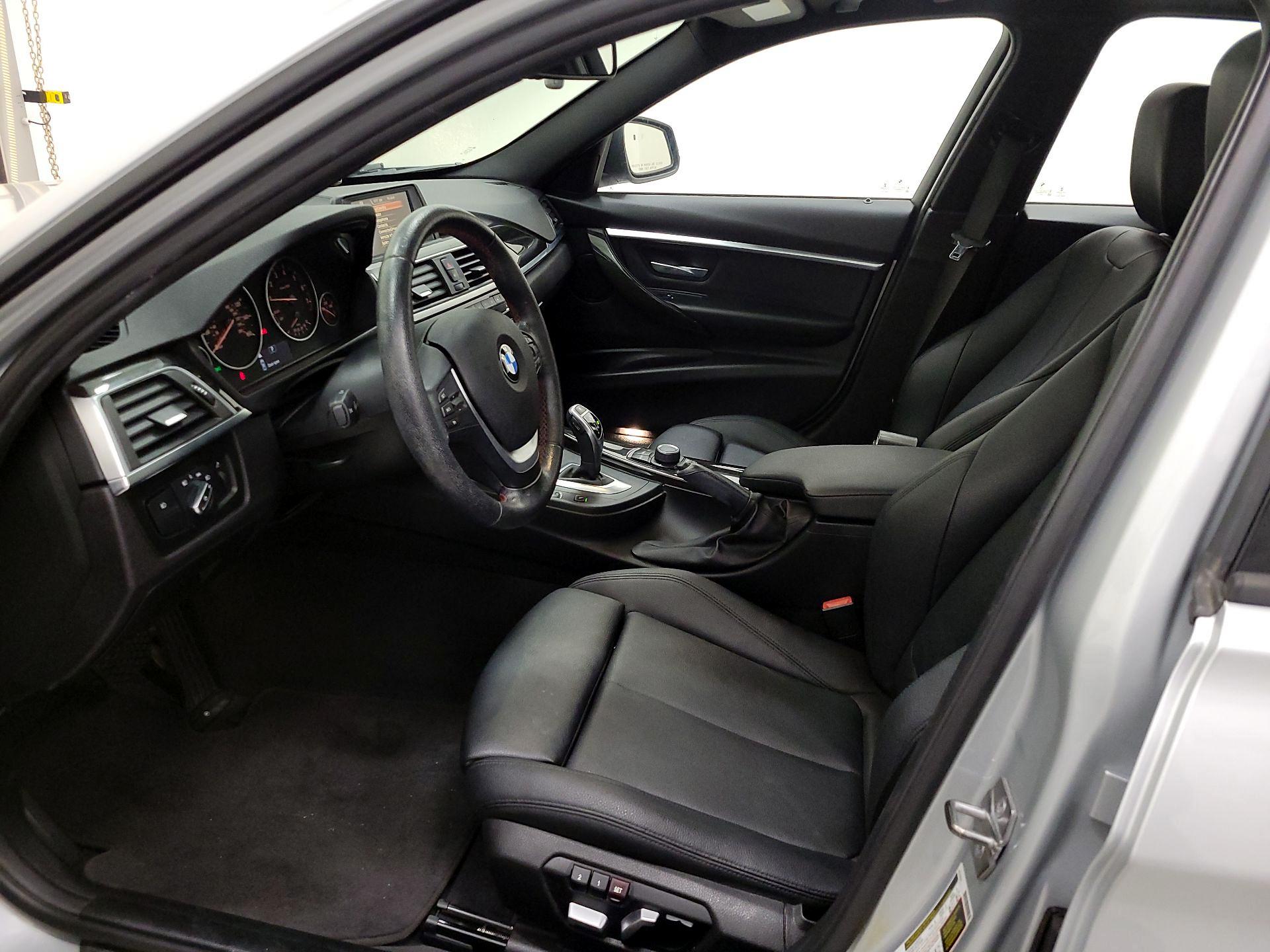 Thumbnail: 2016 BMW 3 Series - 11