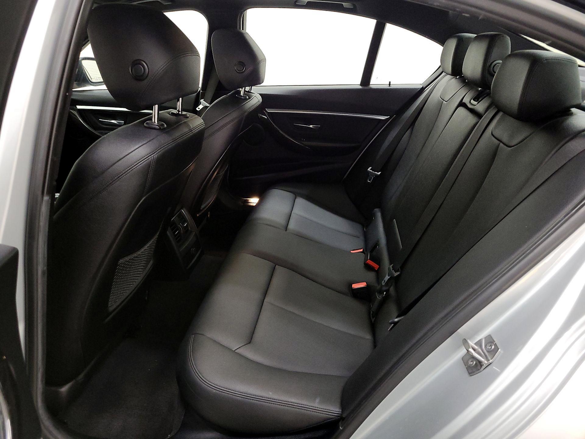 Thumbnail: 2016 BMW 3 Series - 20