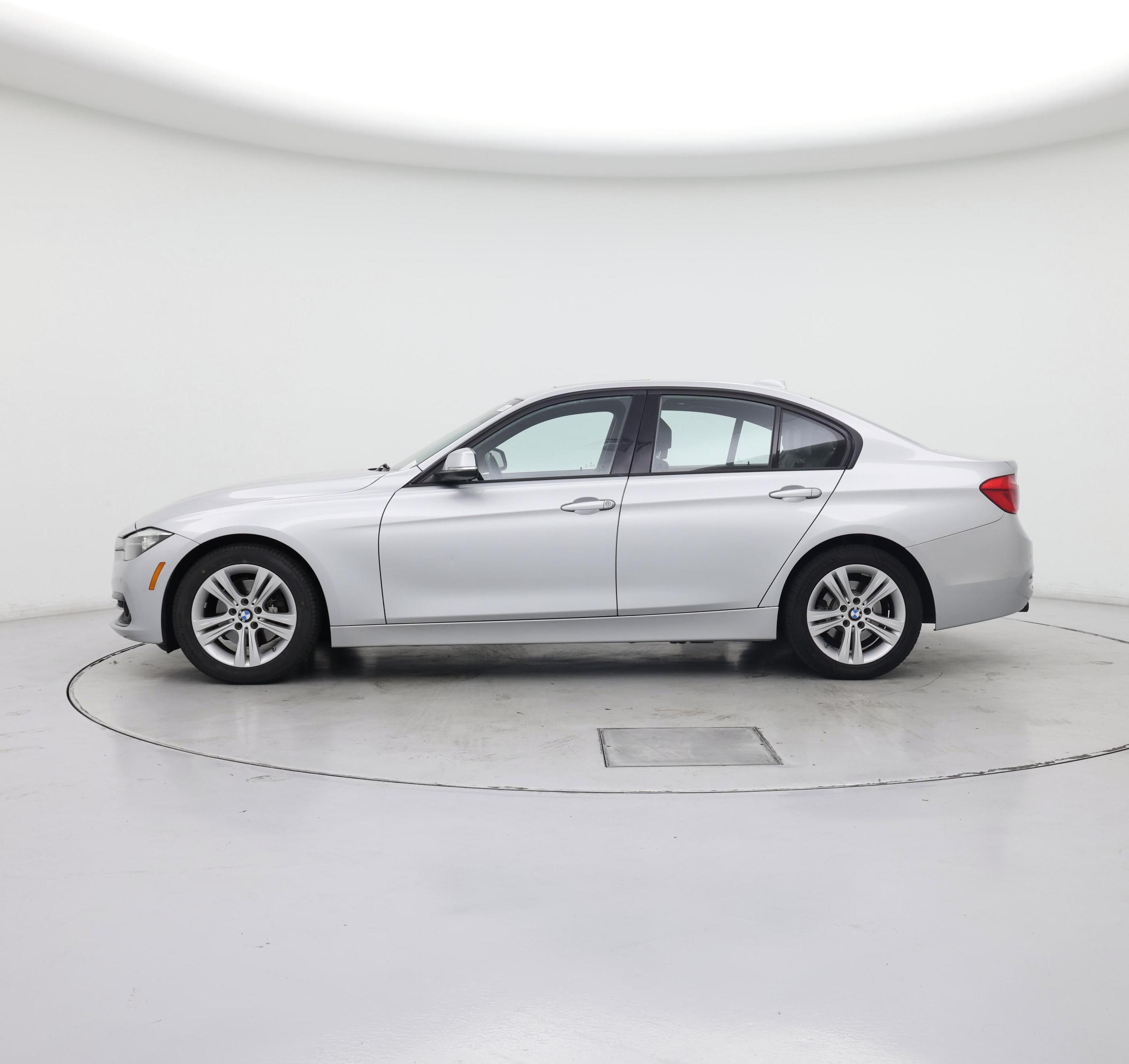 Thumbnail: 2016 BMW 3 Series - 3