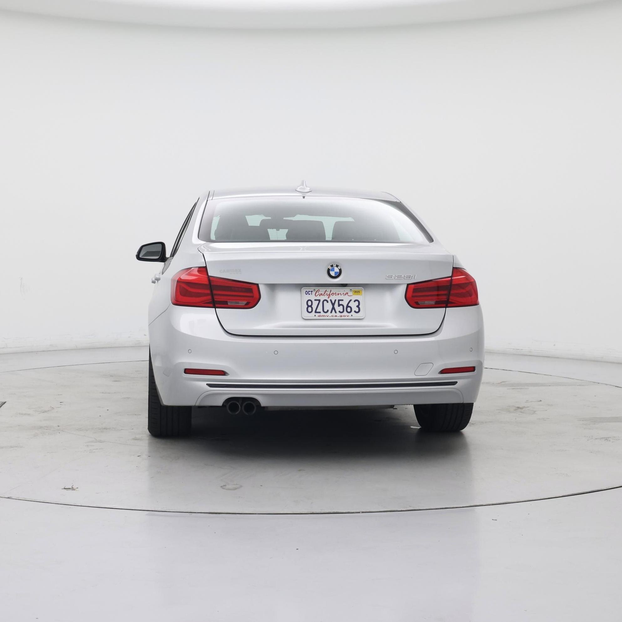 Thumbnail: 2016 BMW 3 Series - 6
