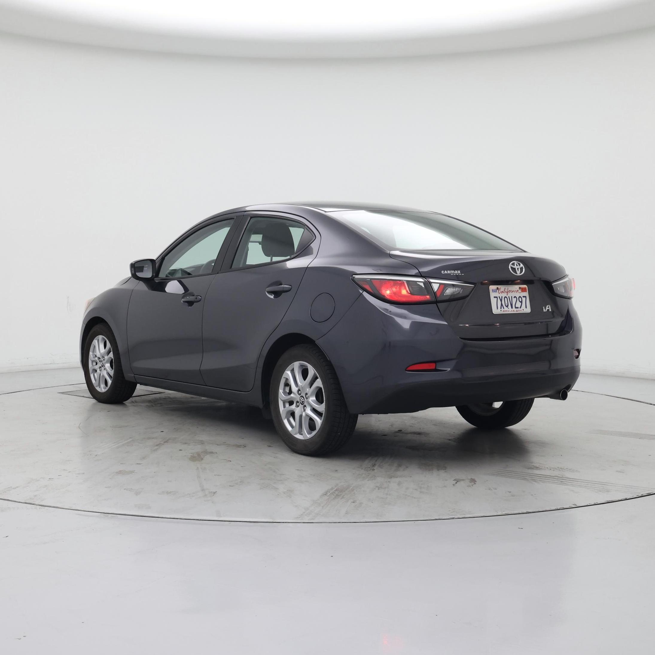 Thumbnail: 2017 Toyota Yaris iA - 2
