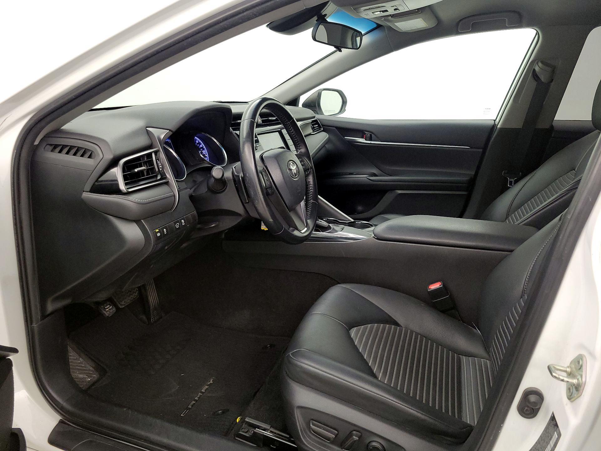 Thumbnail: 2019 Toyota Camry - 11