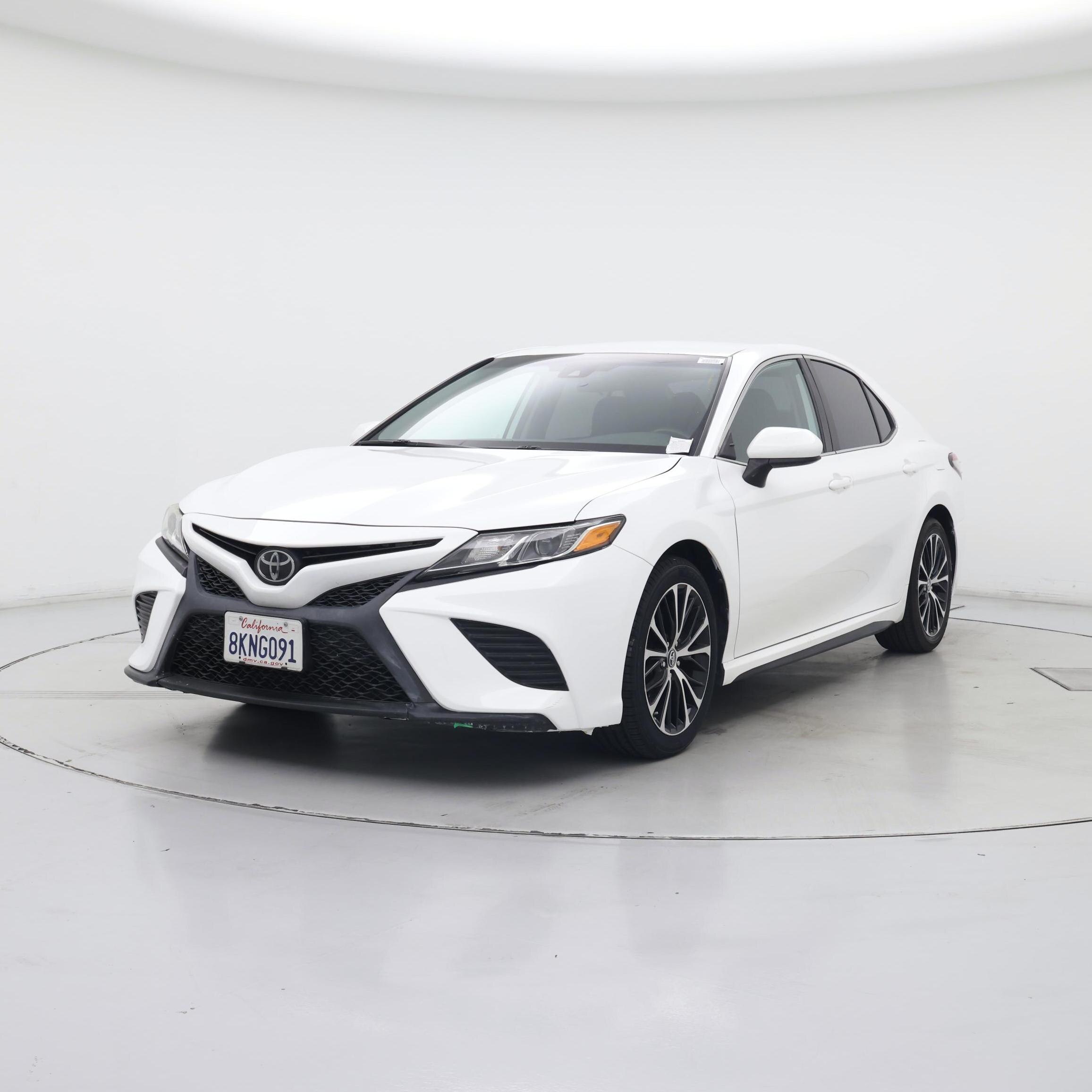 Thumbnail: 2019 Toyota Camry - 4