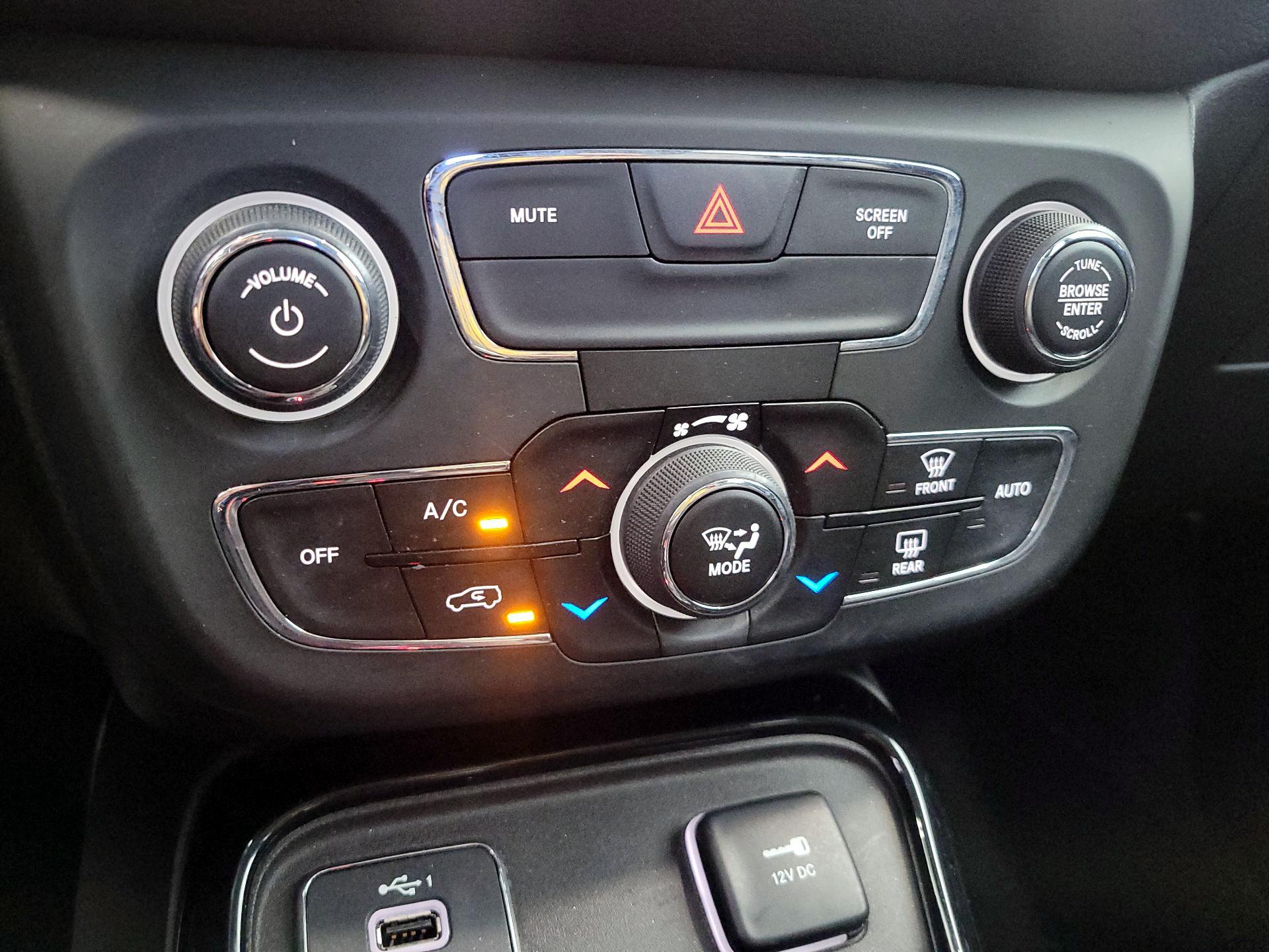 Thumbnail: 2020 Jeep Compass - 16
