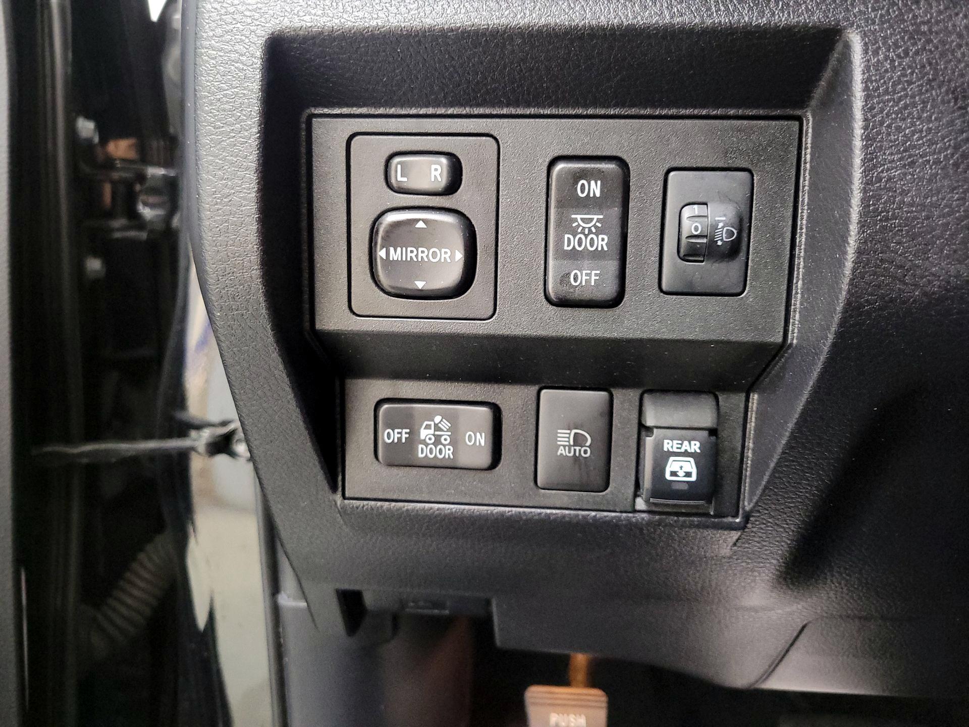 Thumbnail: 2021 Toyota Tundra - 13